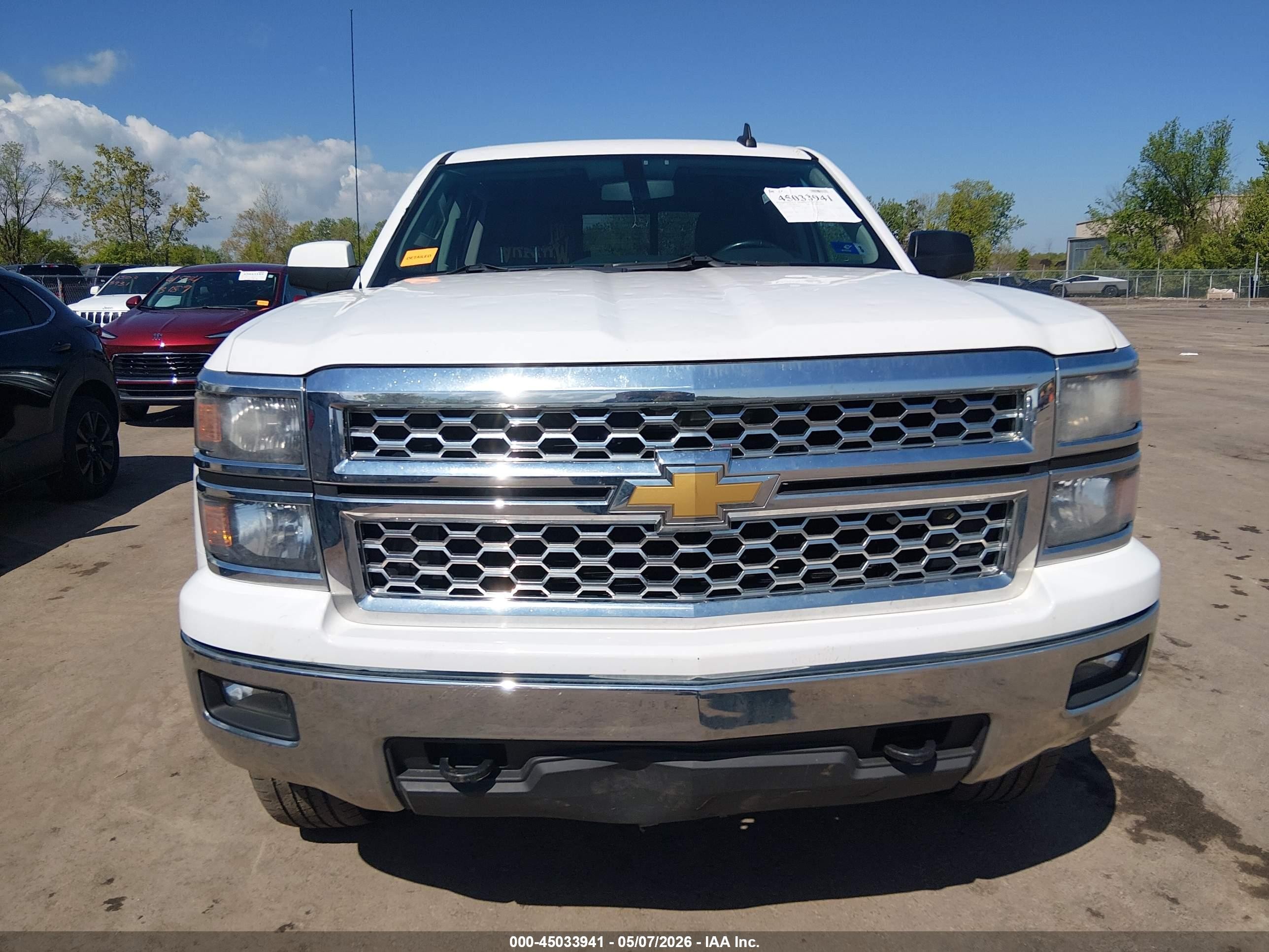 2015 Chevrolet Silverado 1500 1lt Белый vin: 3GCUKREC6FG469407