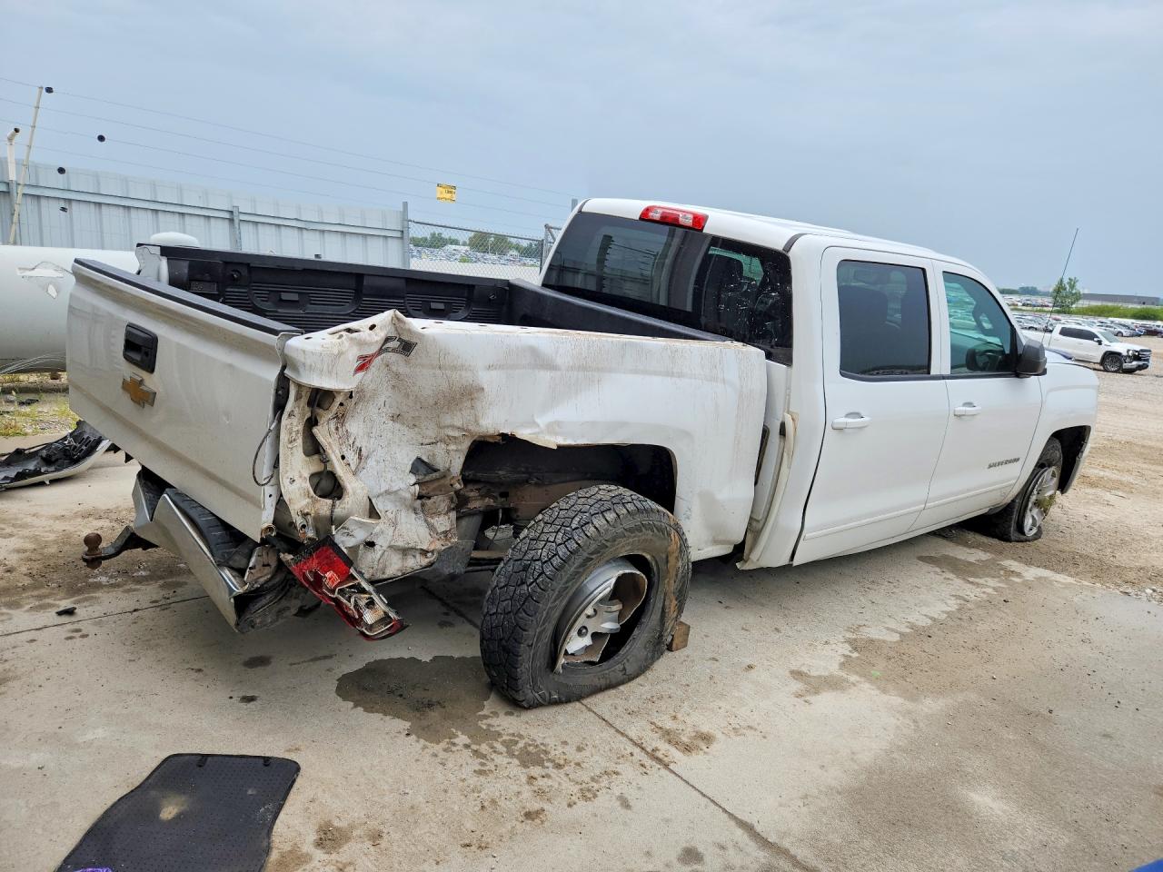 2015 Chevrolet Silverado K1500 Lt White vin: 3GCUKREC6FG486739