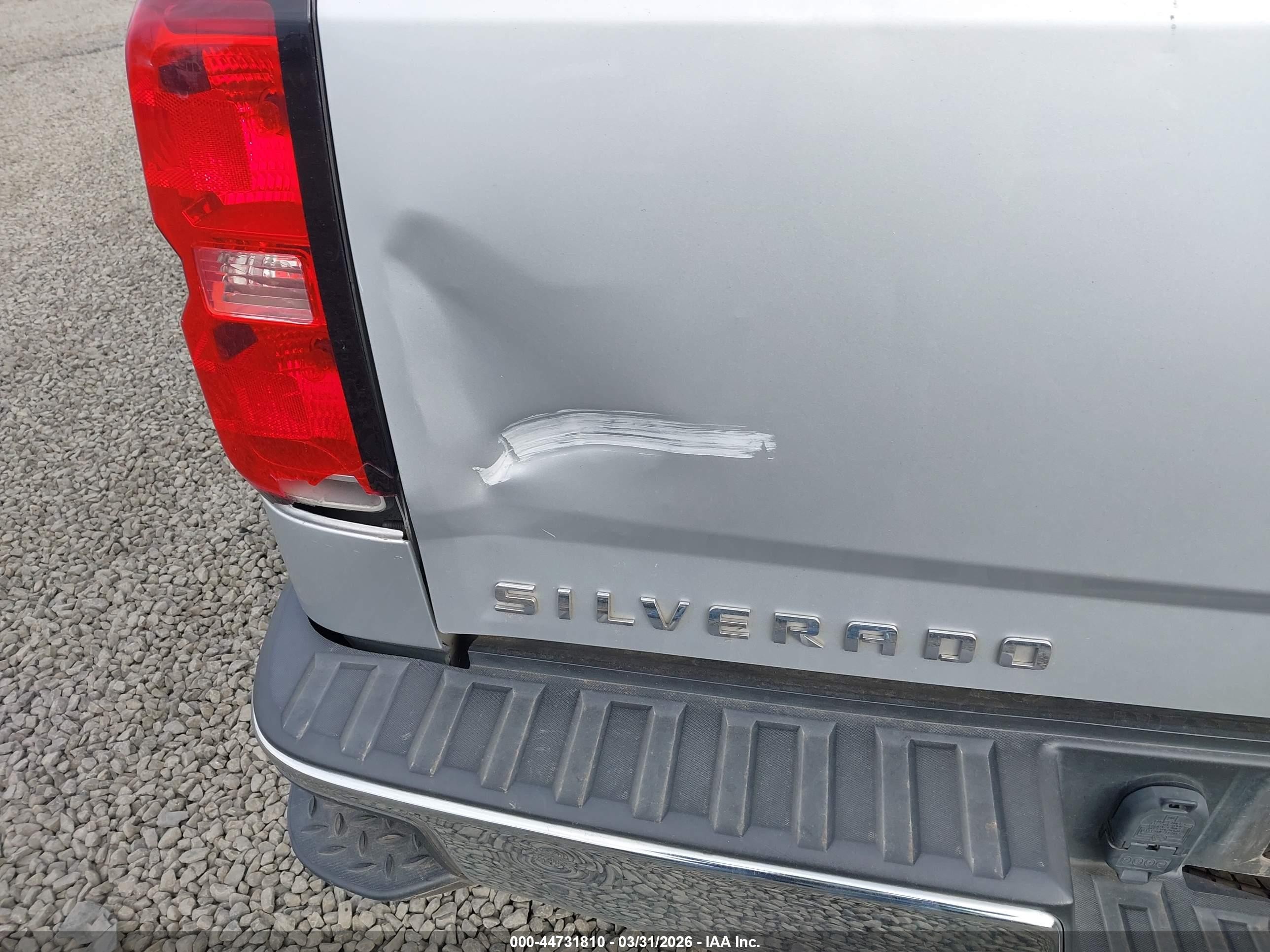 2016 Chevrolet Silverado 1500 1lt Серебряный vin: 3GCUKREC6GG309027