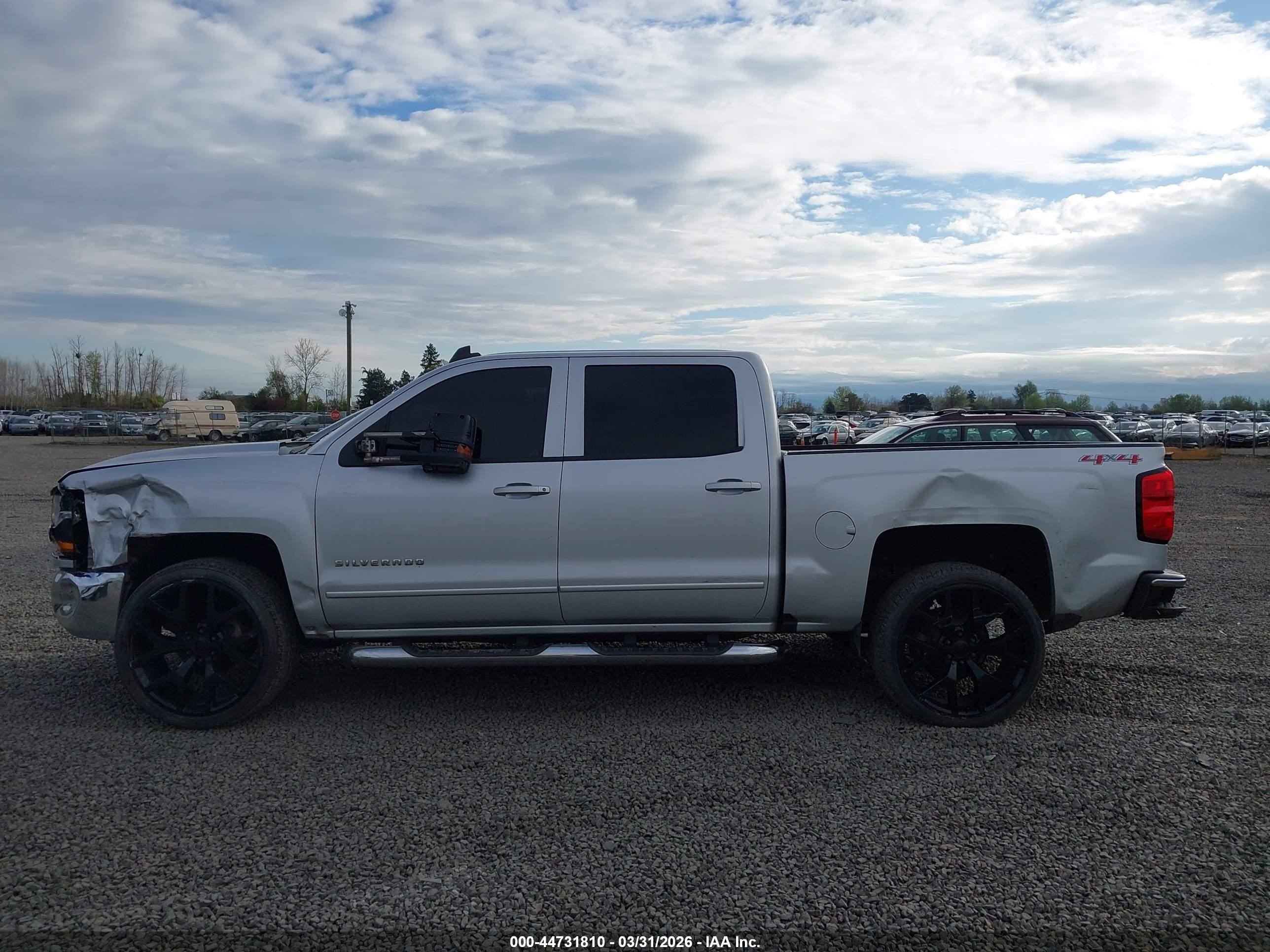 2016 Chevrolet Silverado 1500 1lt Серебряный vin: 3GCUKREC6GG309027