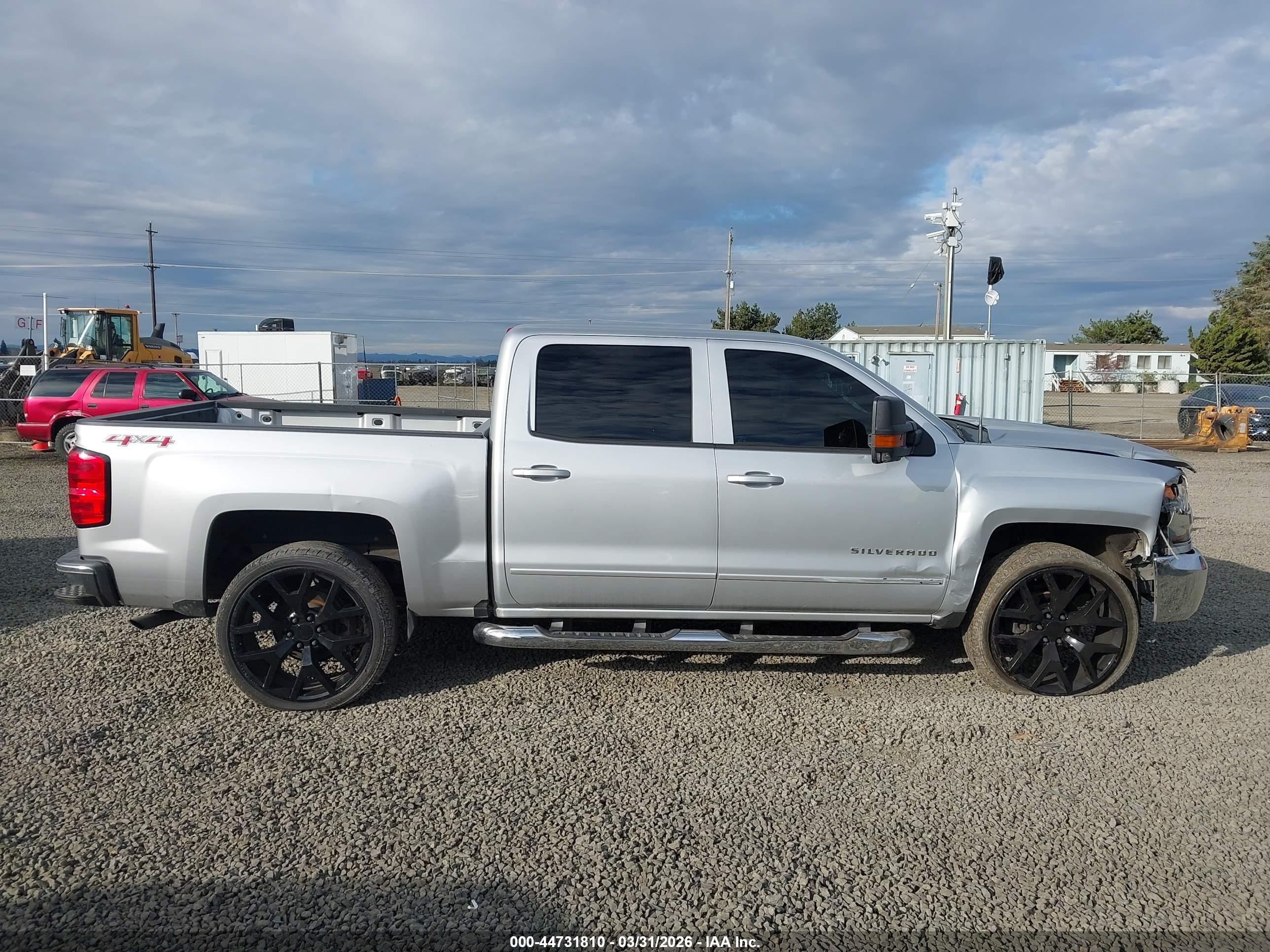 2016 Chevrolet Silverado 1500 1lt Серебряный vin: 3GCUKREC6GG309027