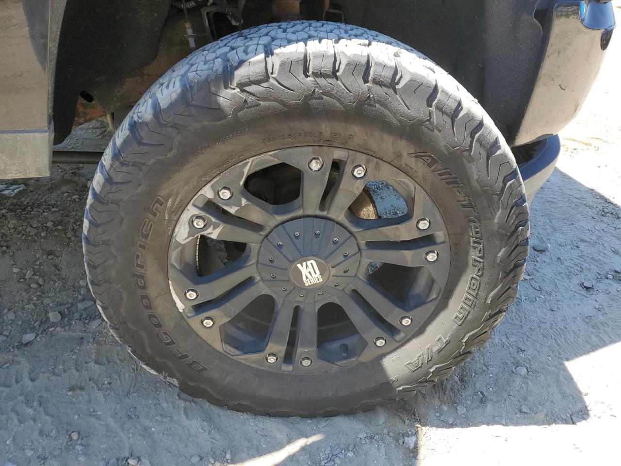 2017 Chevrolet Silverado K1500 Lt Black vin: 3GCUKREC6HG459544 Damage: Right Front Wheel, Curb Rash, > 12 Inches