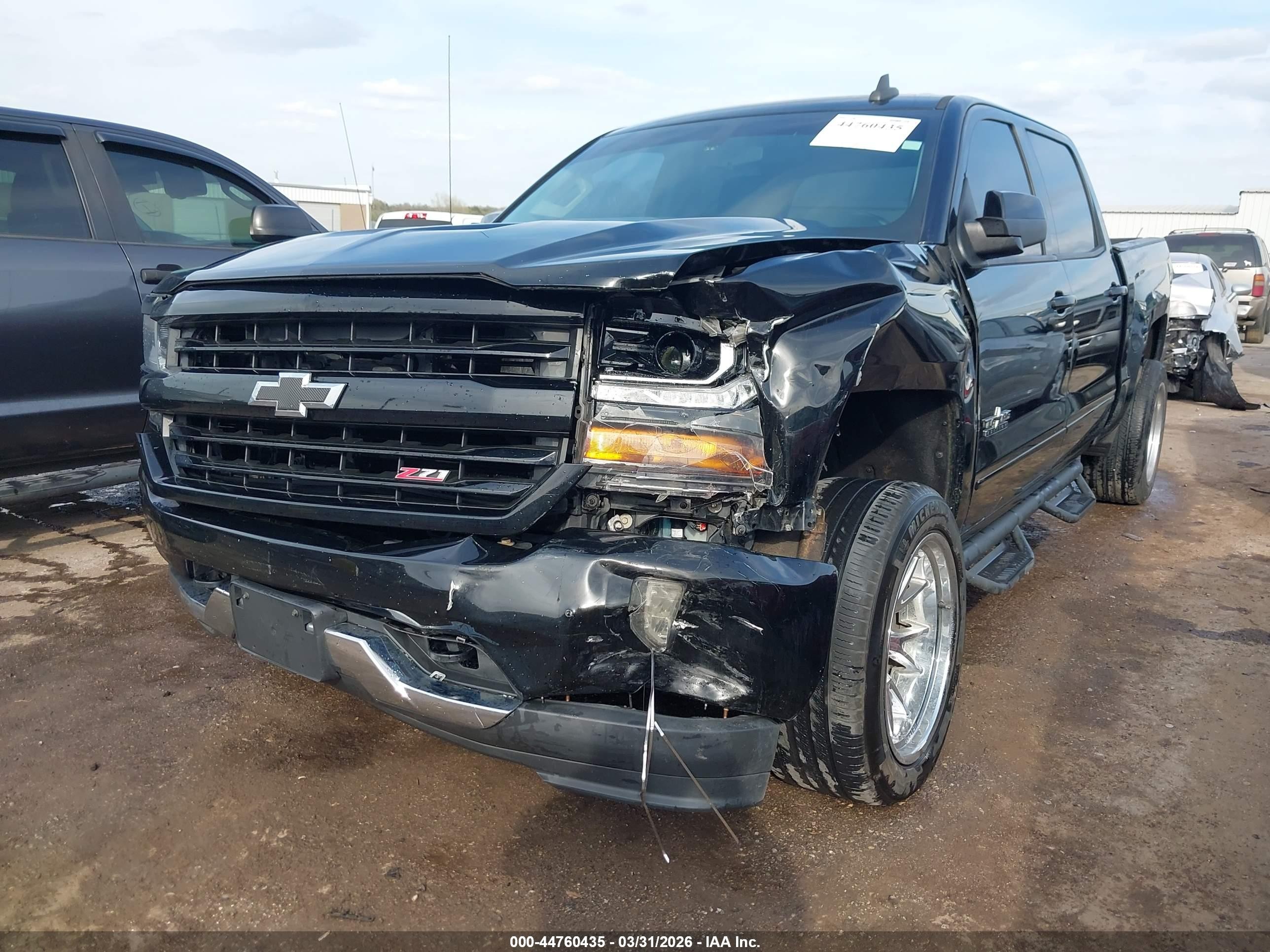2018 Chevrolet Silverado 1500 2lt Черный vin: 3GCUKREC6JG501426