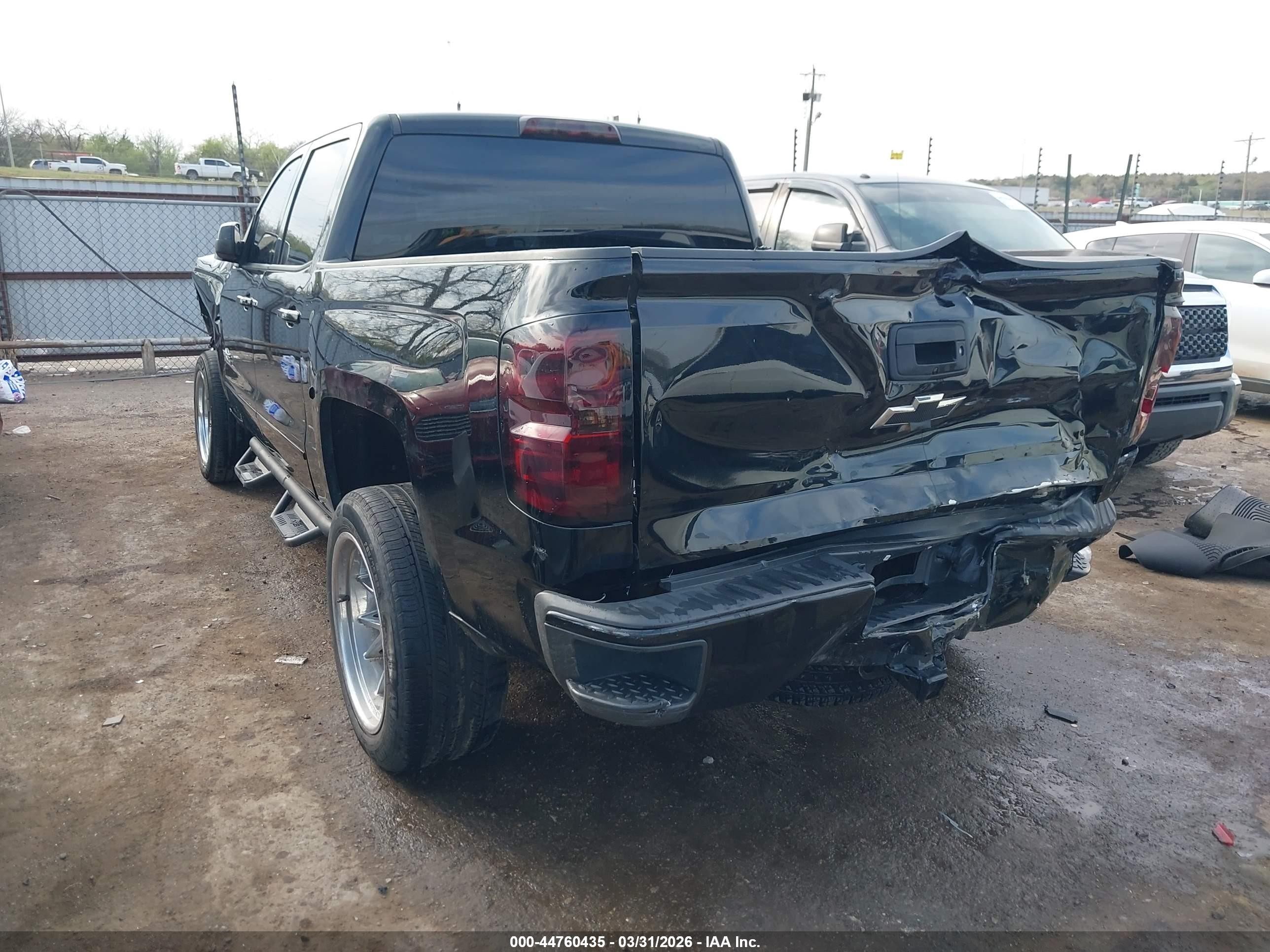 2018 Chevrolet Silverado 1500 2lt Черный vin: 3GCUKREC6JG501426