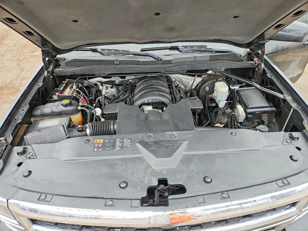2015 Chev Silverado Black vin: 3GCUKREC7FG153028