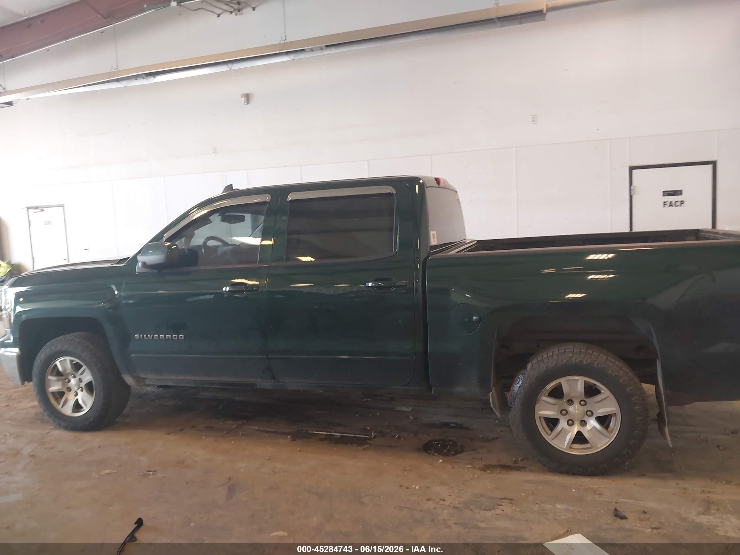 2015 Chevrolet Silverado 1500 1lt Green vin: 3GCUKREC7FG220520