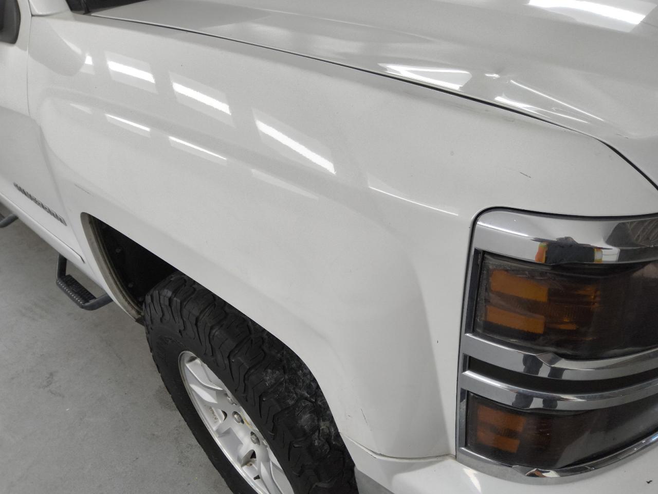 2015 Chevrolet Silverado K1500 Lt White vin: 3GCUKREC7FG519294 Damage: Right Front Fender, Dent(S) W/ Paint Dmg, 3 To 4 Inches