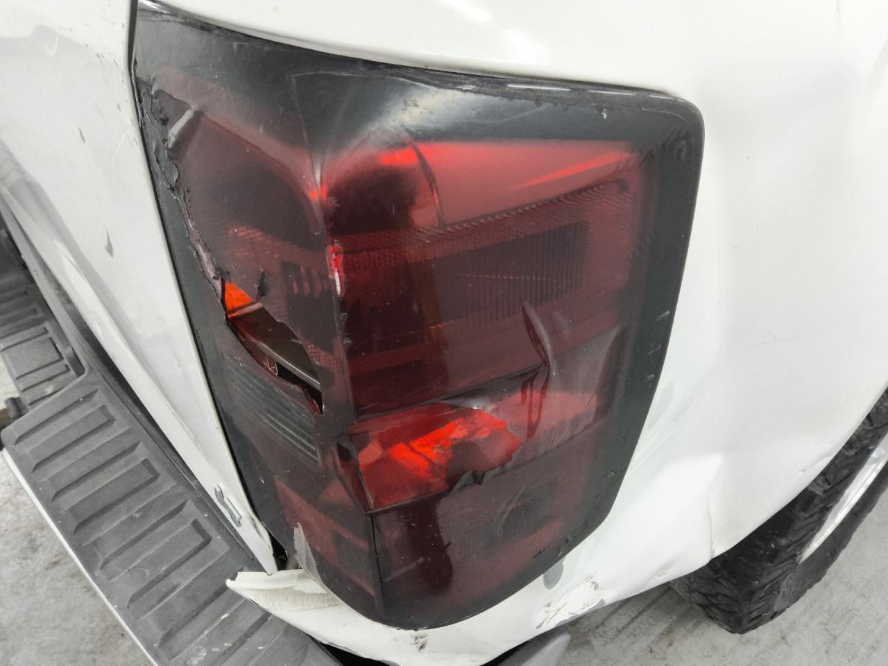 2015 Chevrolet Silverado K1500 Lt White vin: 3GCUKREC7FG519294 Damage: Right Tail Light, Broken, Replacement Required