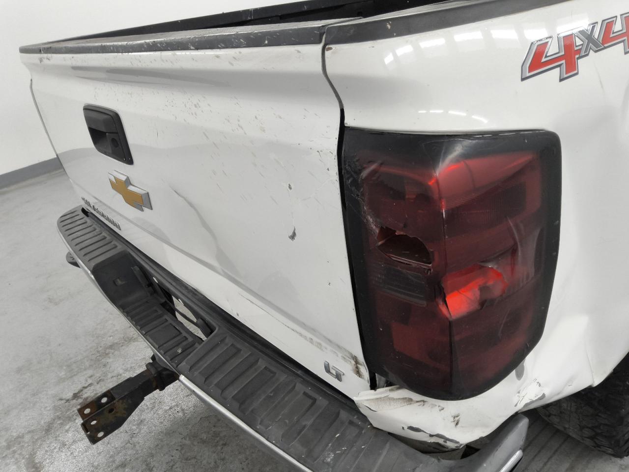 2015 Chevrolet Silverado K1500 Lt White vin: 3GCUKREC7FG519294 Damage: Tailgate, Dent(S) W/ Paint Dmg, > 12 Inches