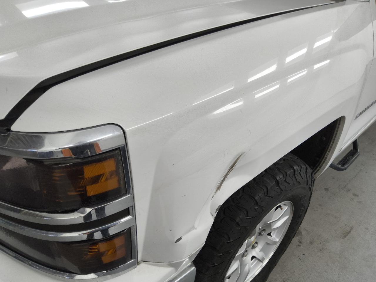 2015 Chevrolet Silverado K1500 Lt White vin: 3GCUKREC7FG519294 Damage: Left Front Fender, Dent(S) W/ Paint Dmg, > 12 Inches