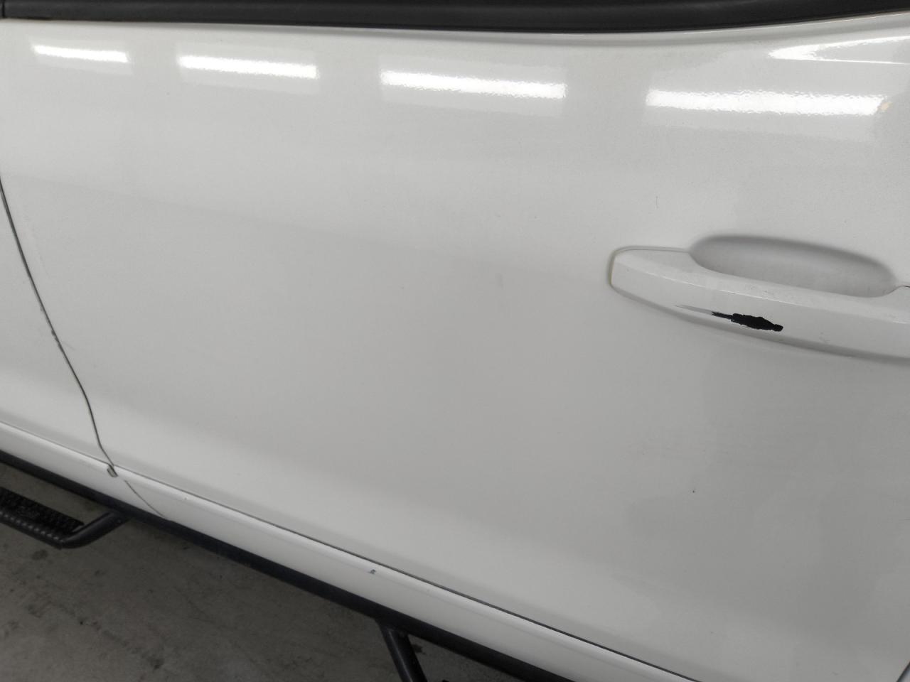2015 Chevrolet Silverado K1500 Lt White vin: 3GCUKREC7FG519294 Damage: Left Rear Door, Heavy Scratch, 1 To 2 Inches