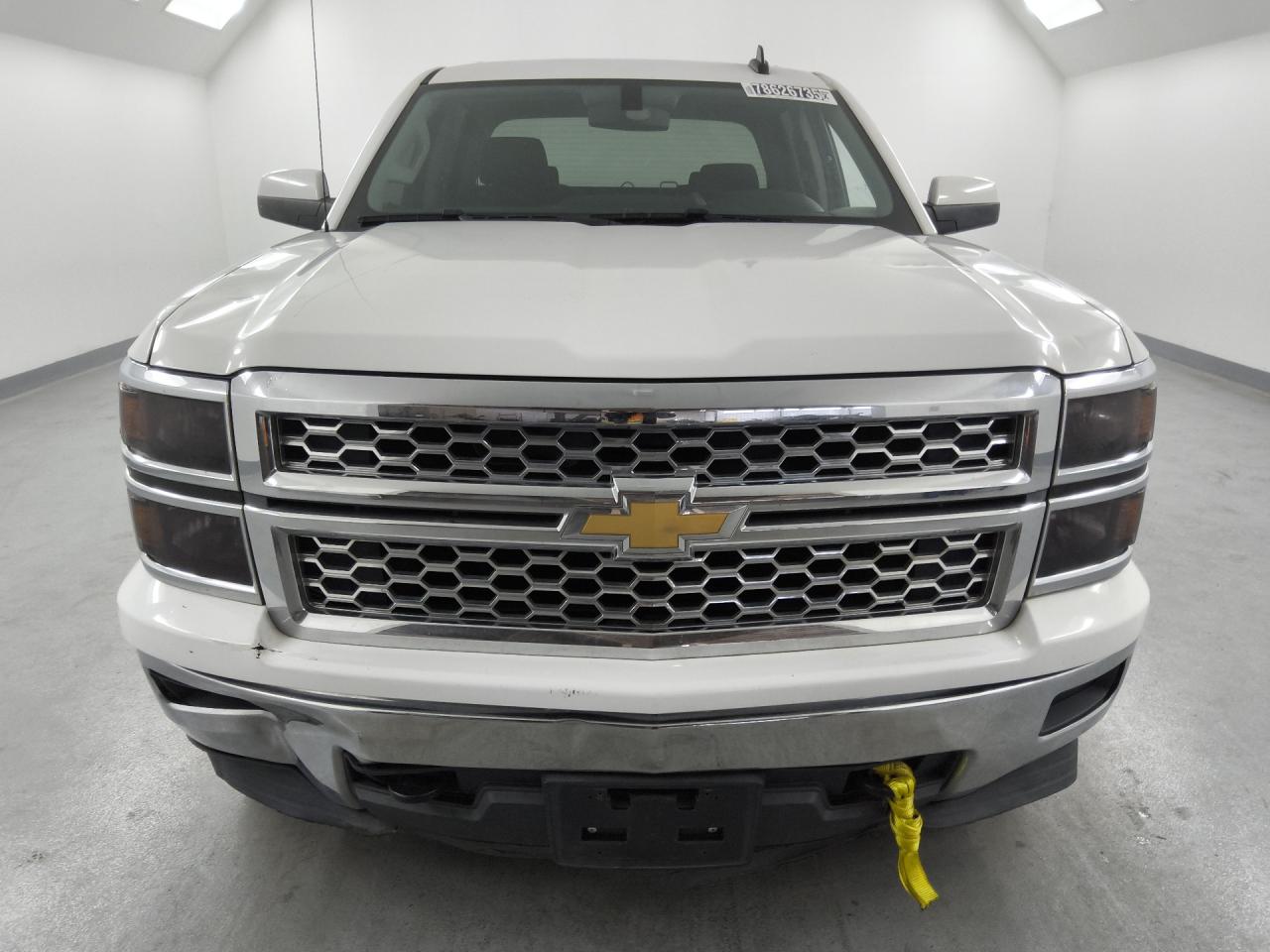 2015 Chevrolet Silverado K1500 Lt White vin: 3GCUKREC7FG519294 Damage: Left Fog Lamp, Inoperable, Repair Required