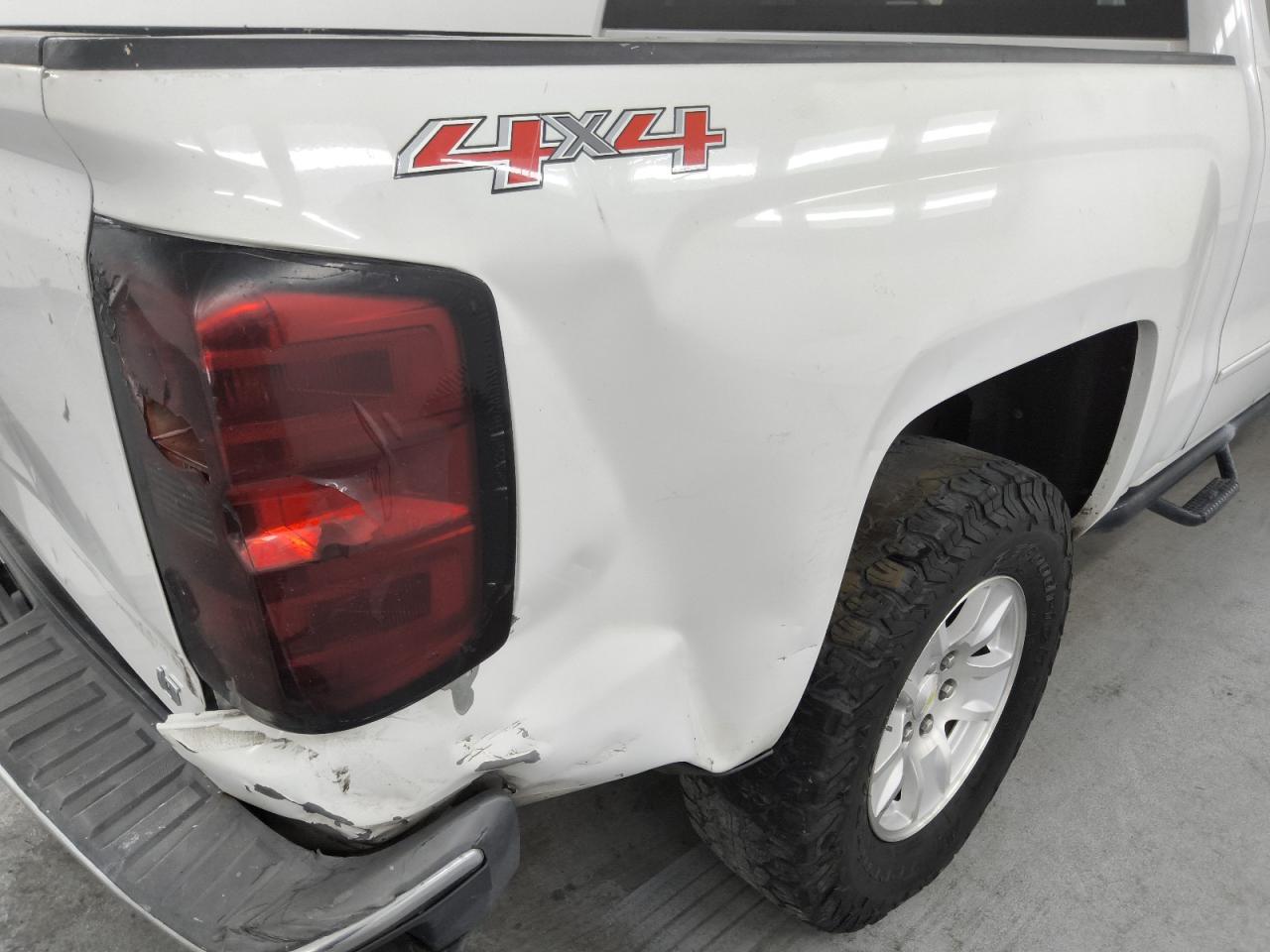 2015 Chevrolet Silverado K1500 Lt White vin: 3GCUKREC7FG519294 Damage: Right Bed Side, Severe Damage, Replacement Required