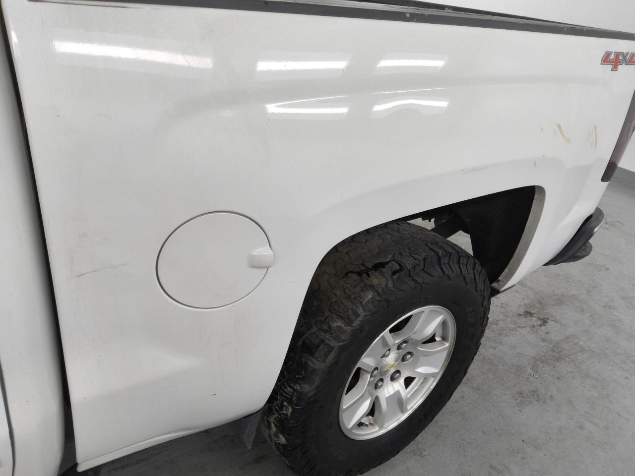 2015 Chevrolet Silverado K1500 Lt White vin: 3GCUKREC7FG519294 Damage: Left Bed Side, Multiple Scratches Heavy, 4