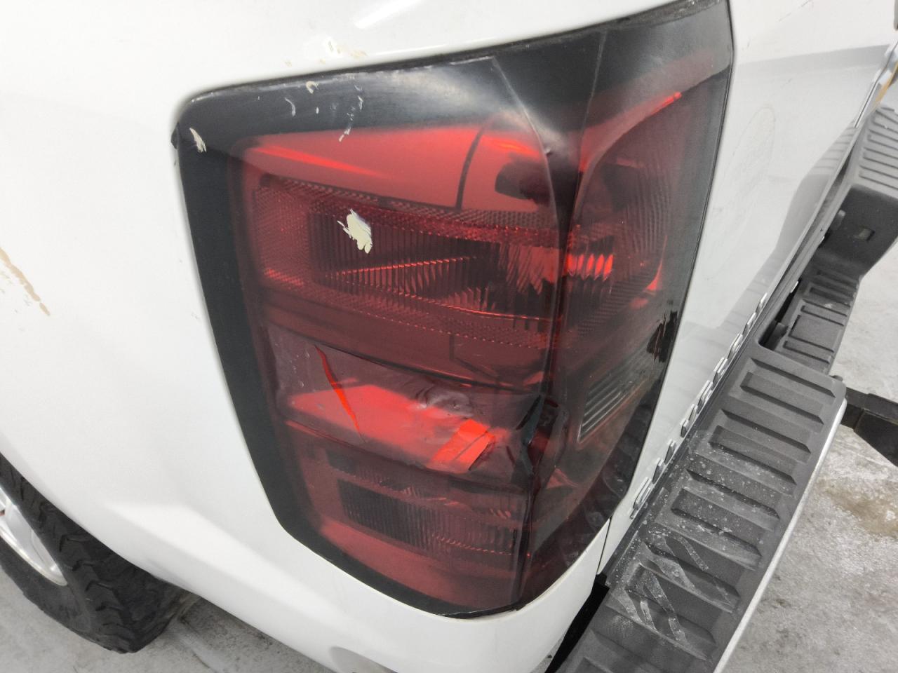 2015 Chevrolet Silverado K1500 Lt White vin: 3GCUKREC7FG519294 Damage: Left Tail Light, Cracked, Replacement Required