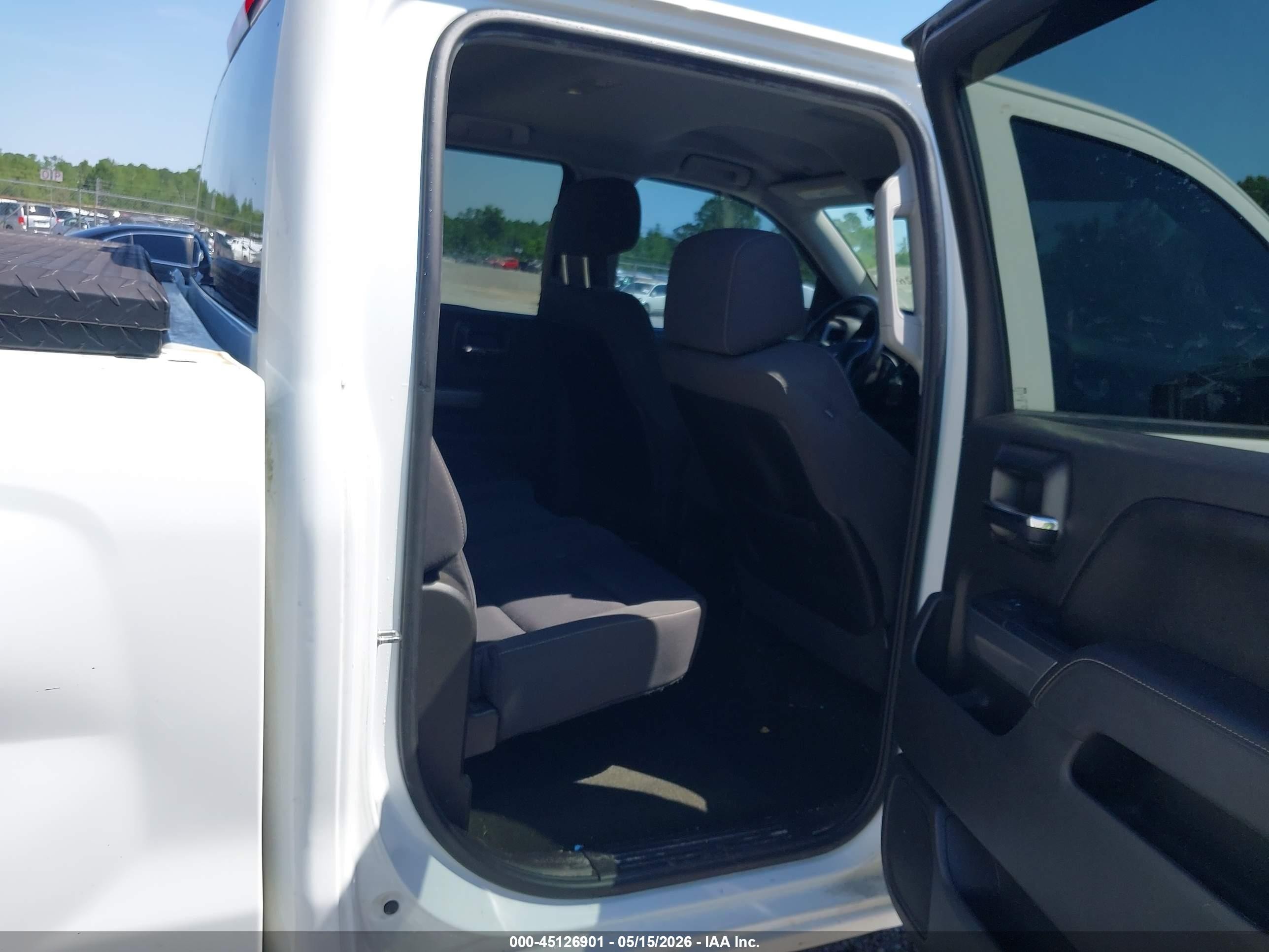 2015 Chevrolet Silverado 1500 1lt Белый vin: 3GCUKREC7FG531834