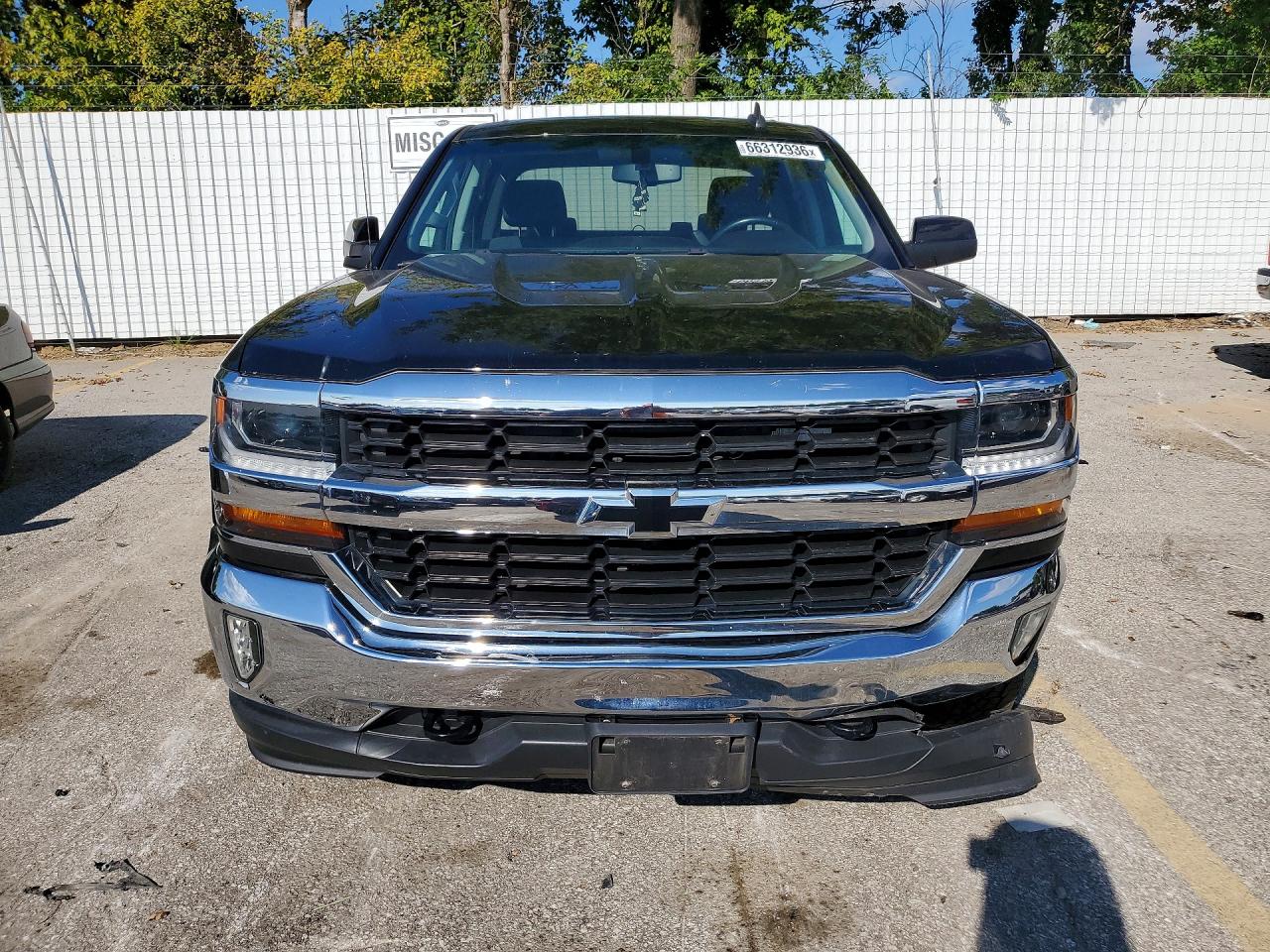2018 Chevrolet Silverado K1500 Lt Black vin: 3GCUKREC7JG607352