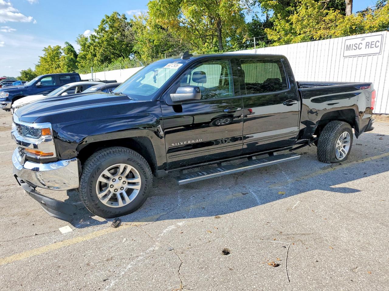 2018 Chevrolet Silverado K1500 Lt Black vin: 3GCUKREC7JG607352