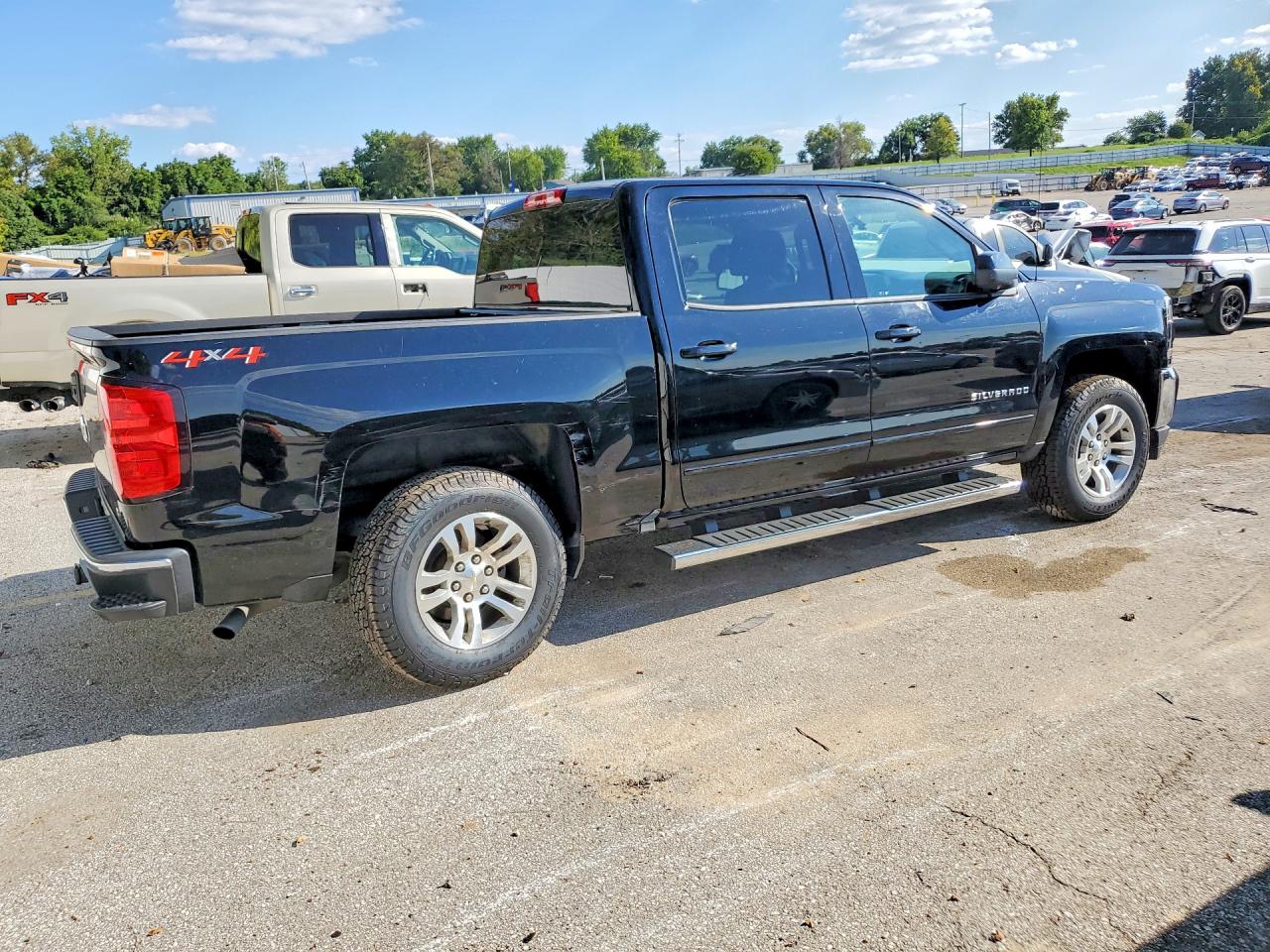 2018 Chevrolet Silverado K1500 Lt Black vin: 3GCUKREC7JG607352
