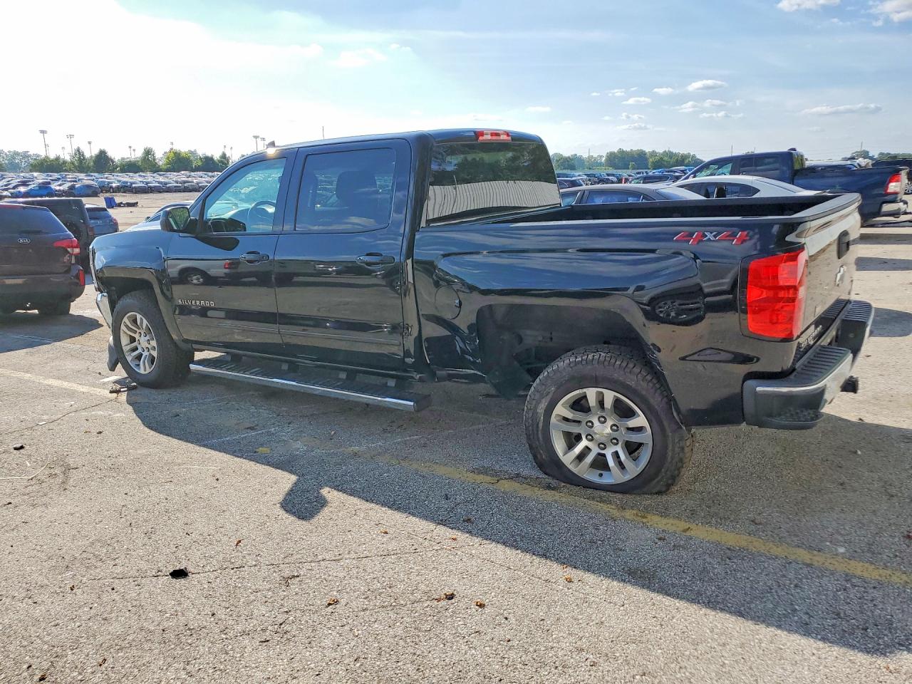 2018 Chevrolet Silverado K1500 Lt Black vin: 3GCUKREC7JG607352