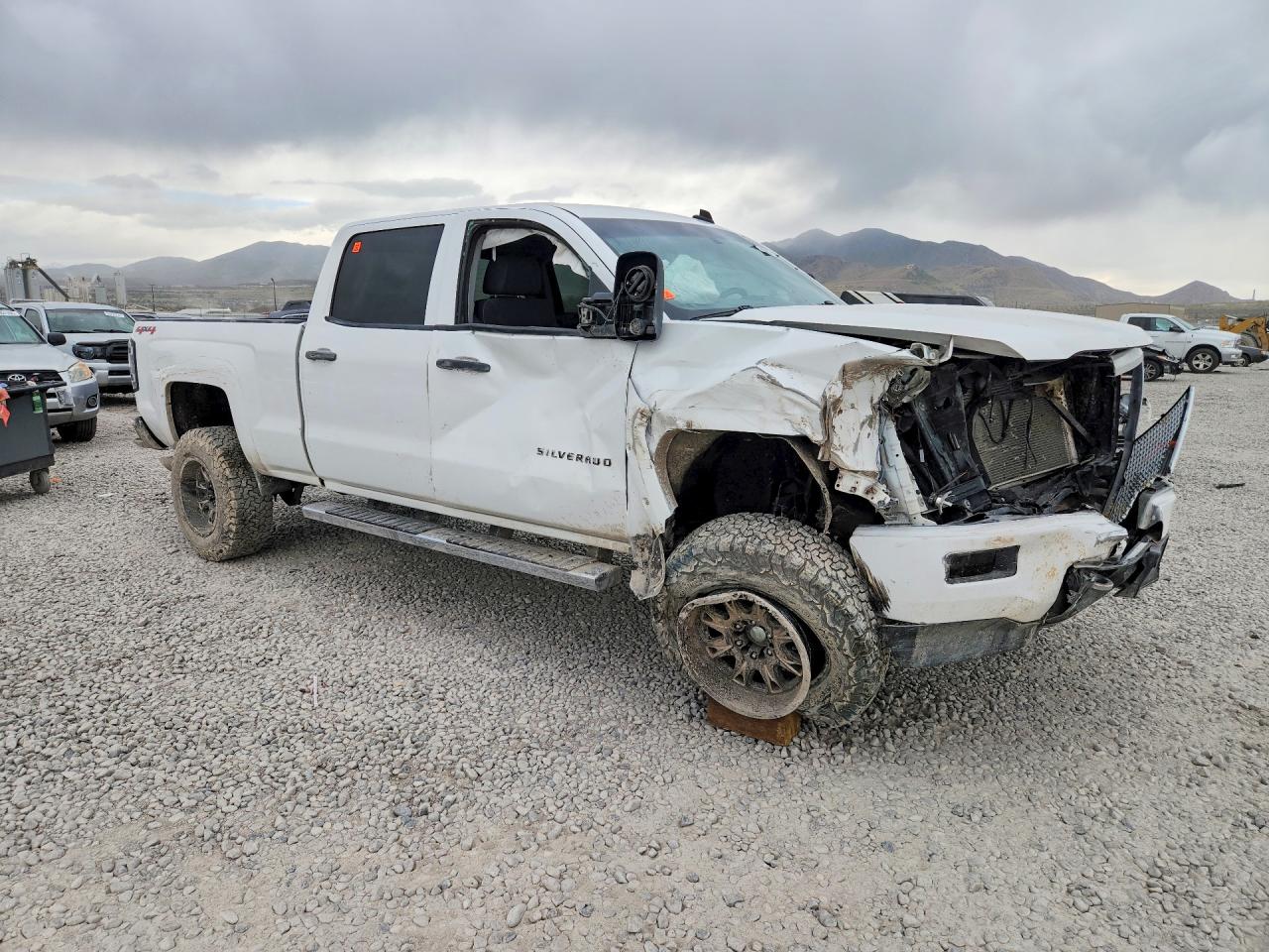 2014 Chevrolet Silverado K1500 Lt White vin: 3GCUKREC8EG359165