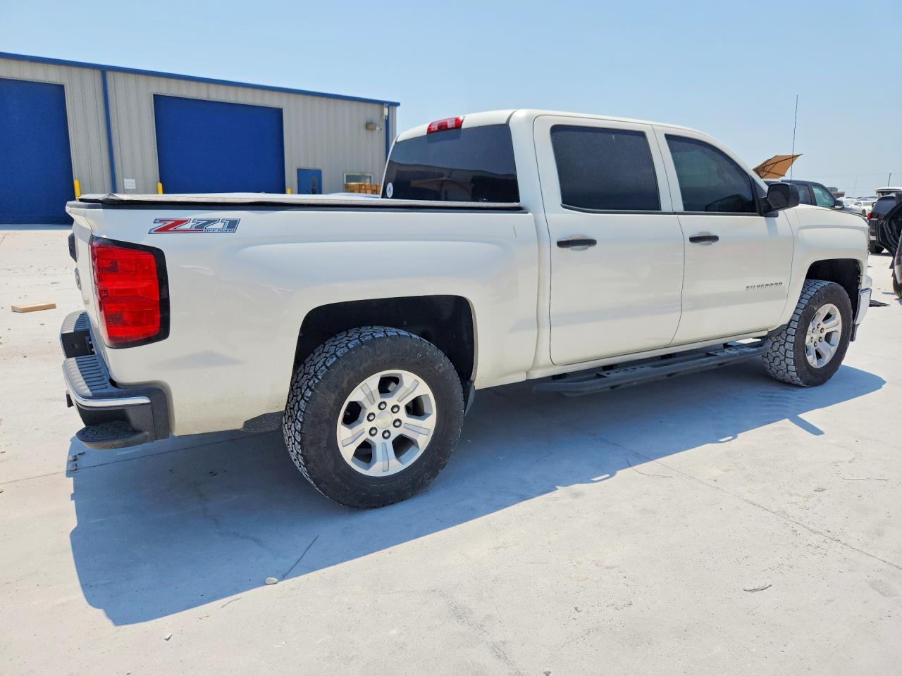 2014 Chevrolet Silverado K1500 Lt White vin: 3GCUKREC8EG435001