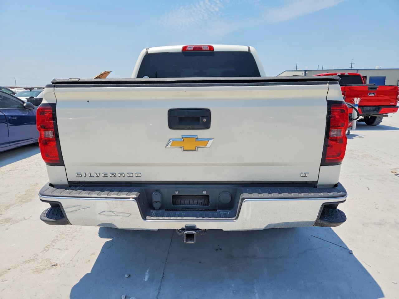 2014 Chevrolet Silverado K1500 Lt White vin: 3GCUKREC8EG435001