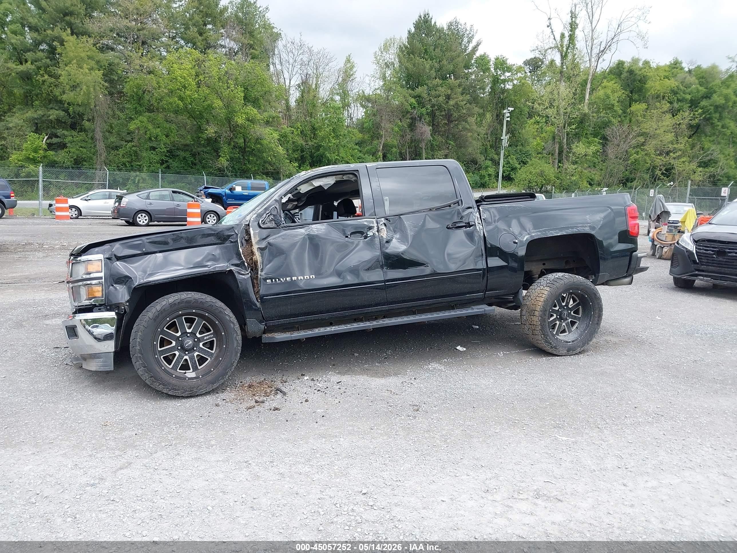 2015 Chevrolet Silverado 1500 1lt Черный vin: 3GCUKREC8FG246169