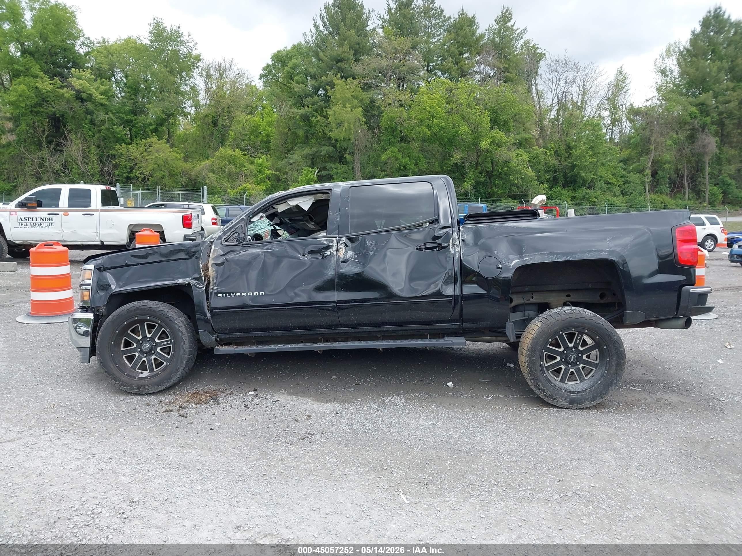 2015 Chevrolet Silverado 1500 1lt Черный vin: 3GCUKREC8FG246169