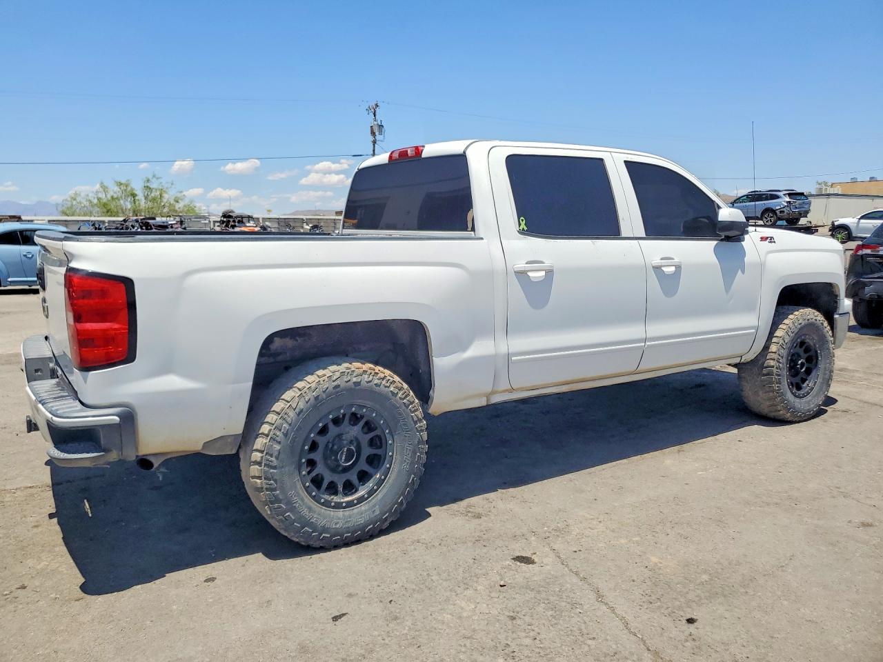 2015 Chevrolet Silverado K1500 Lt White vin: 3GCUKREC8FG415199