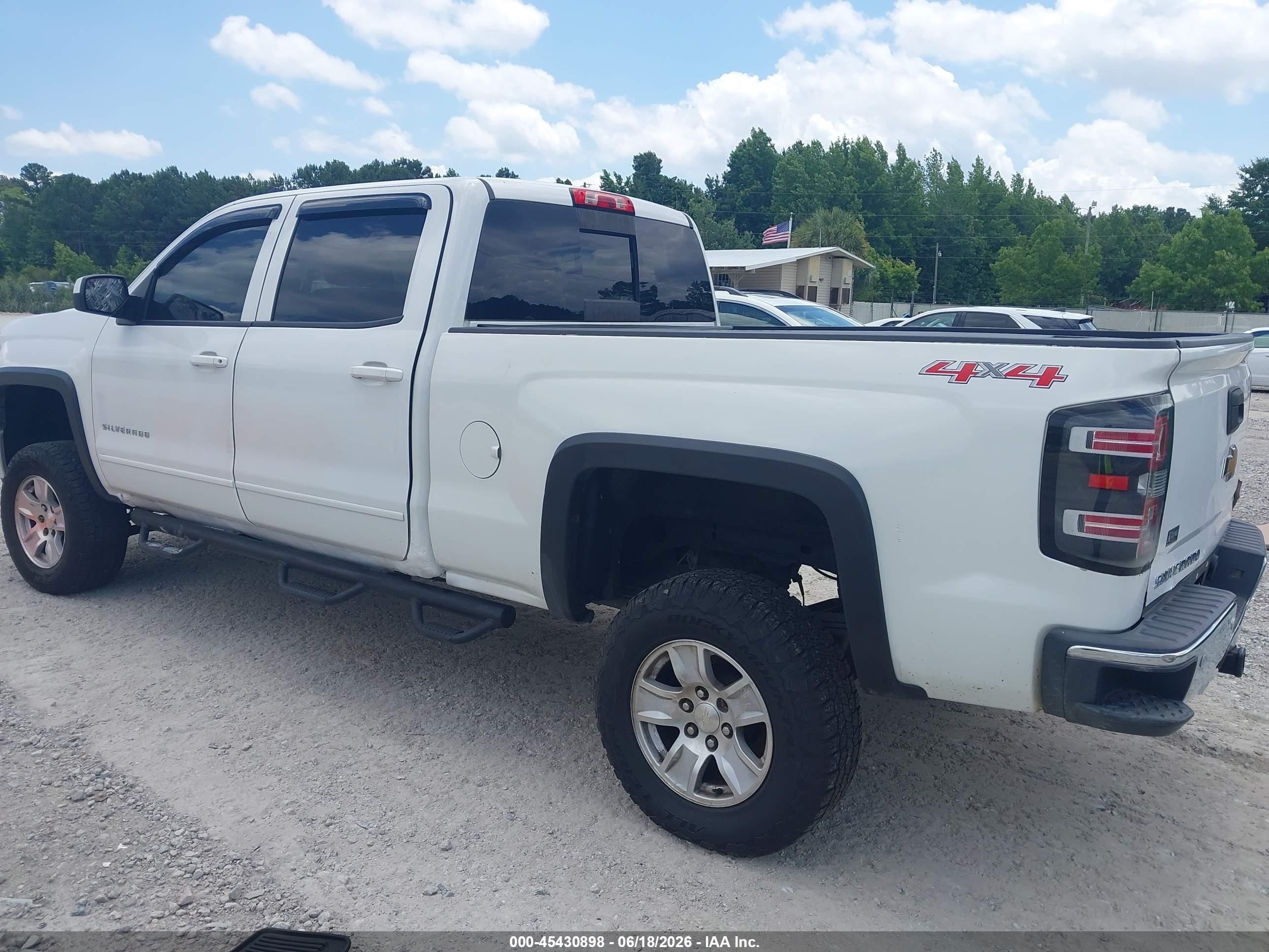 2015 Chevrolet Silverado 1500 Lt White vin: 3GCUKREC9FG211477