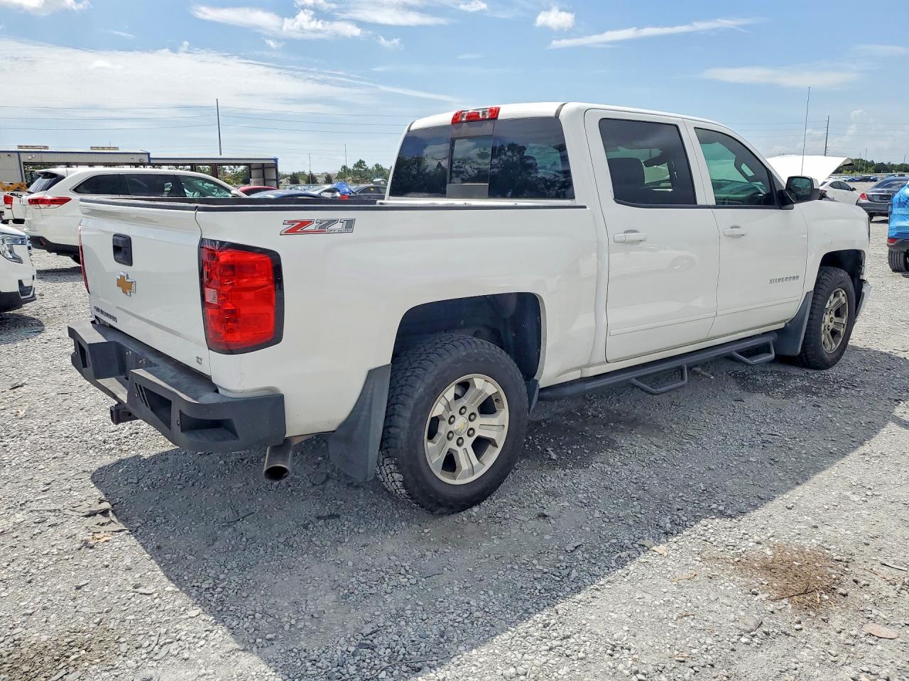 2015 Chevrolet Silverado K1500 Lt White vin: 3GCUKREC9FG484547
