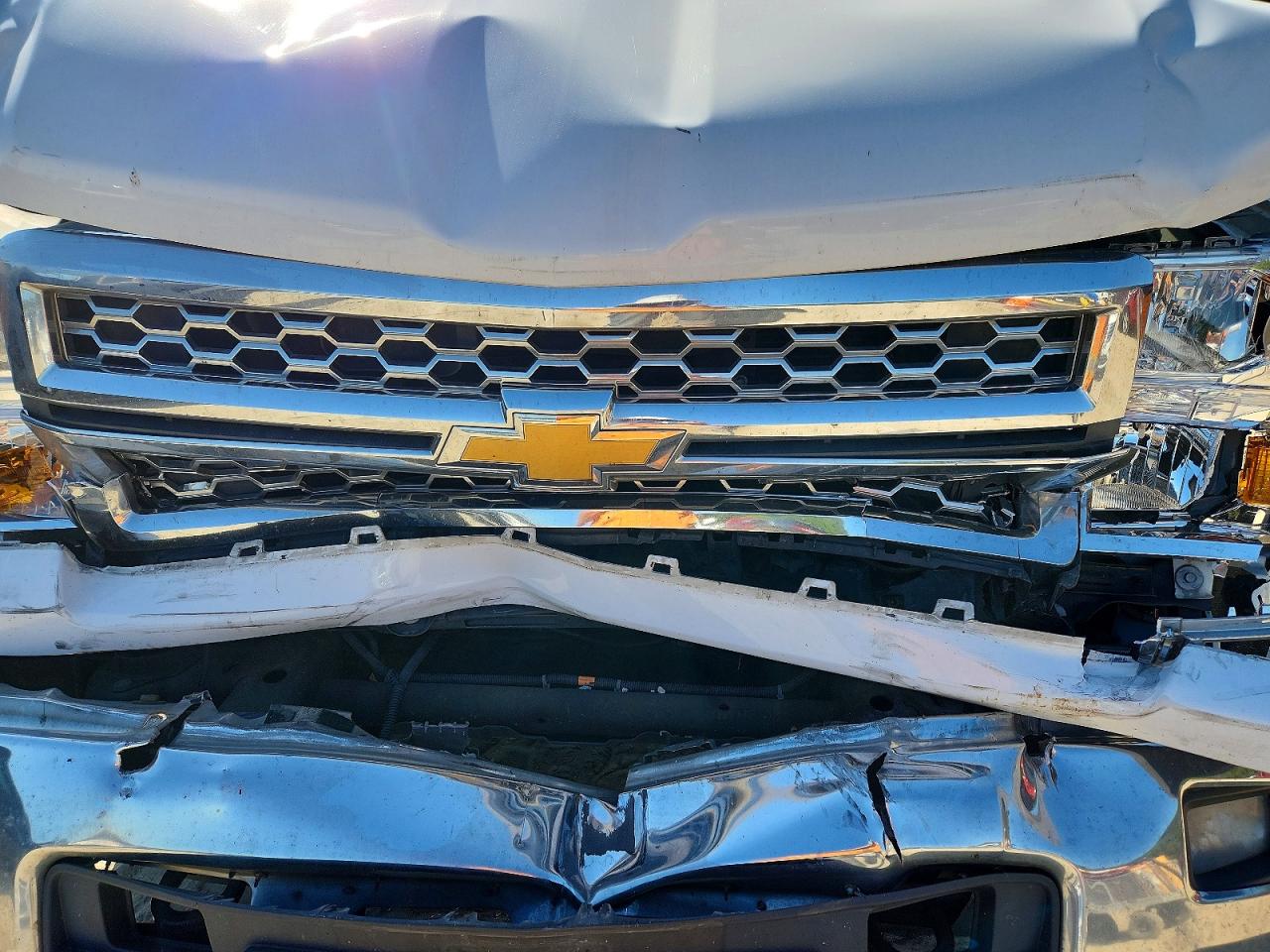 2015 Chevrolet Silverado K1500 Lt Белый vin: 3GCUKREC9FG487920