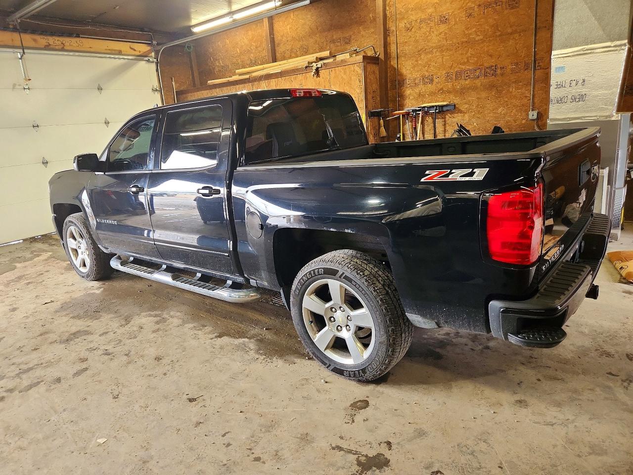2016 Chevrolet Silverado K1500 Lt Черный vin: 3GCUKREC9GG165859