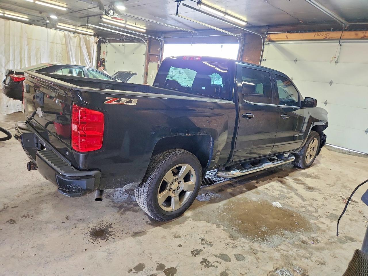 2016 Chevrolet Silverado K1500 Lt Черный vin: 3GCUKREC9GG165859