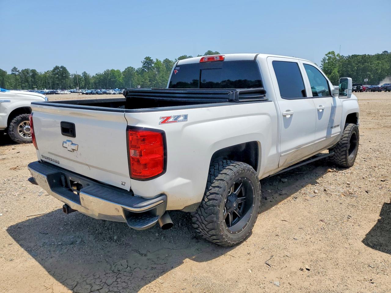2015 Chevrolet Silverado K1500 Lt White vin: 3GCUKRECXFG180482