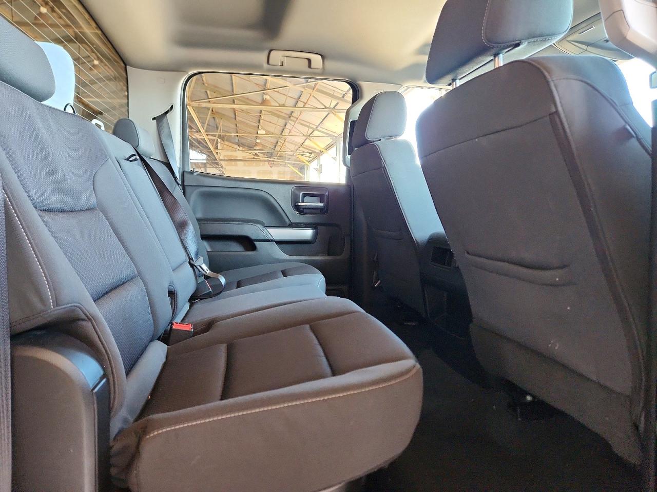 2018 Chevrolet Silverado K1500 Lt White vin: 3GCUKRECXJG495582