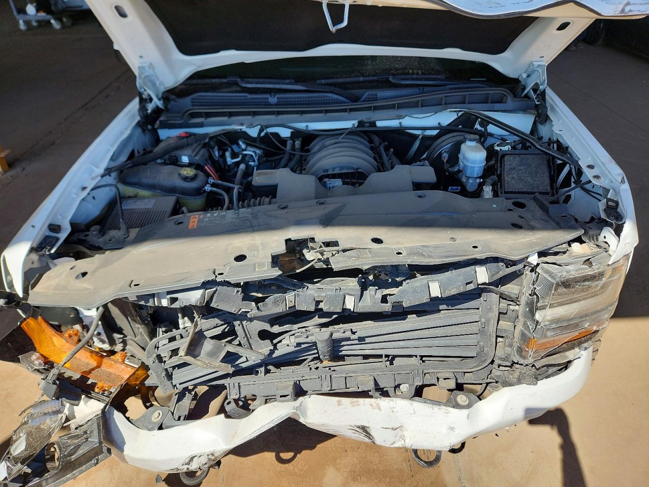 2018 Chevrolet Silverado K1500 Lt White vin: 3GCUKRECXJG495582