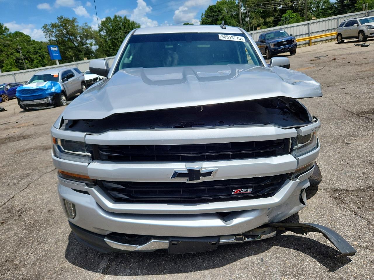 2018 Chevrolet Silverado K1500 Lt Серебряный vin: 3GCUKRECXJG525759