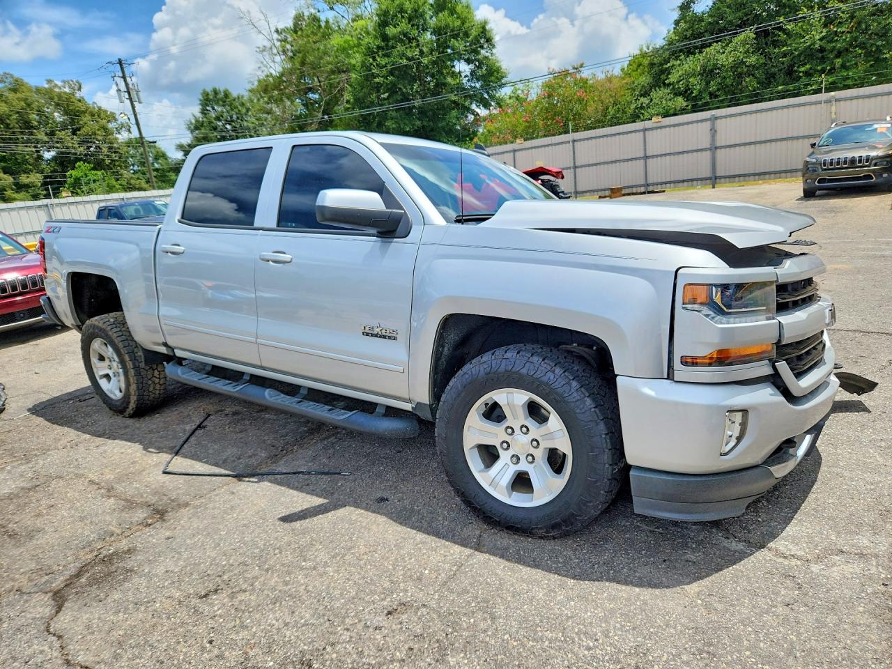 2018 Chevrolet Silverado K1500 Lt Серебряный vin: 3GCUKRECXJG525759
