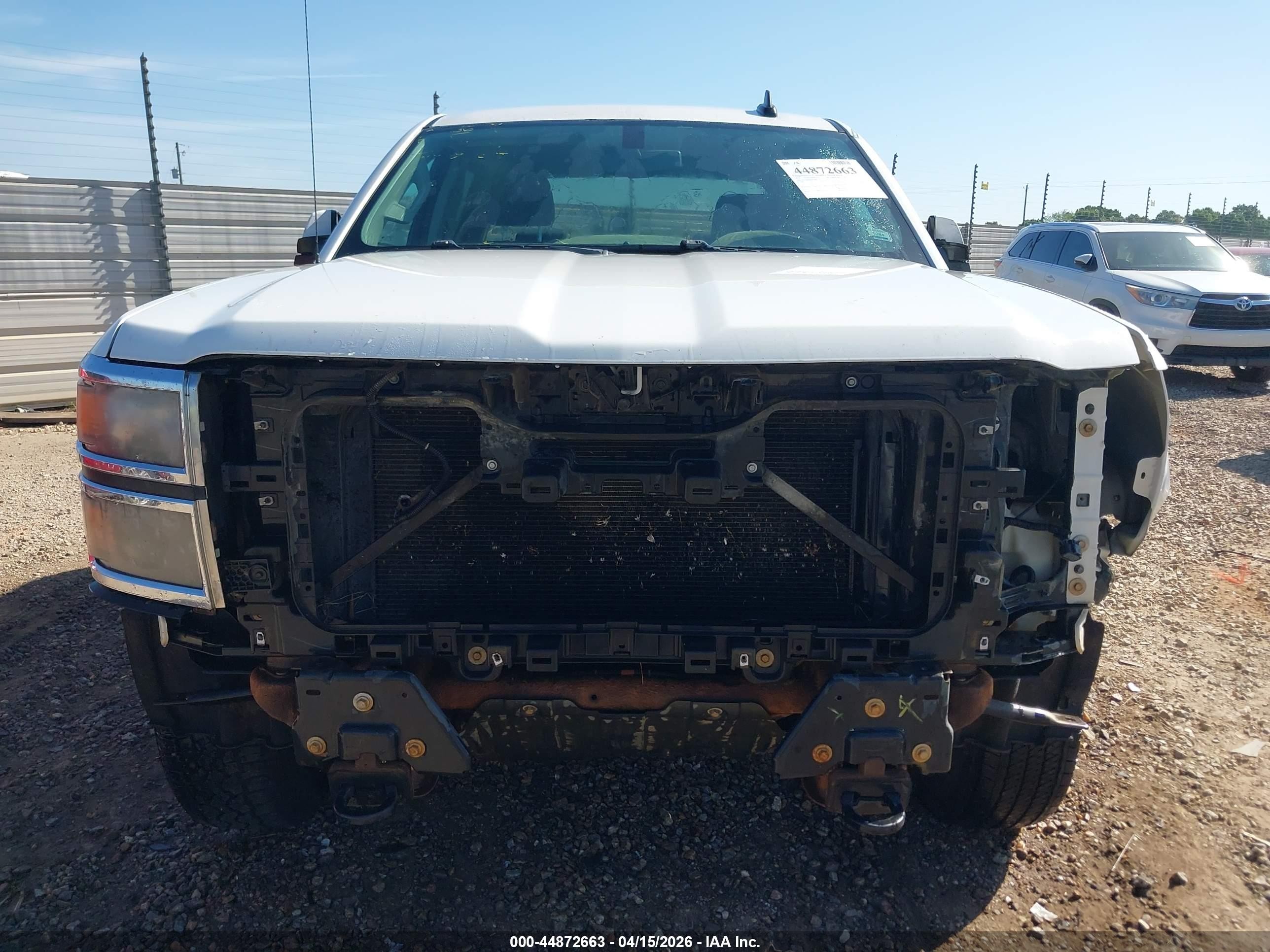 2015 Chevrolet Silverado 1500 1lt White vin: 3GCUKREH4FG246519