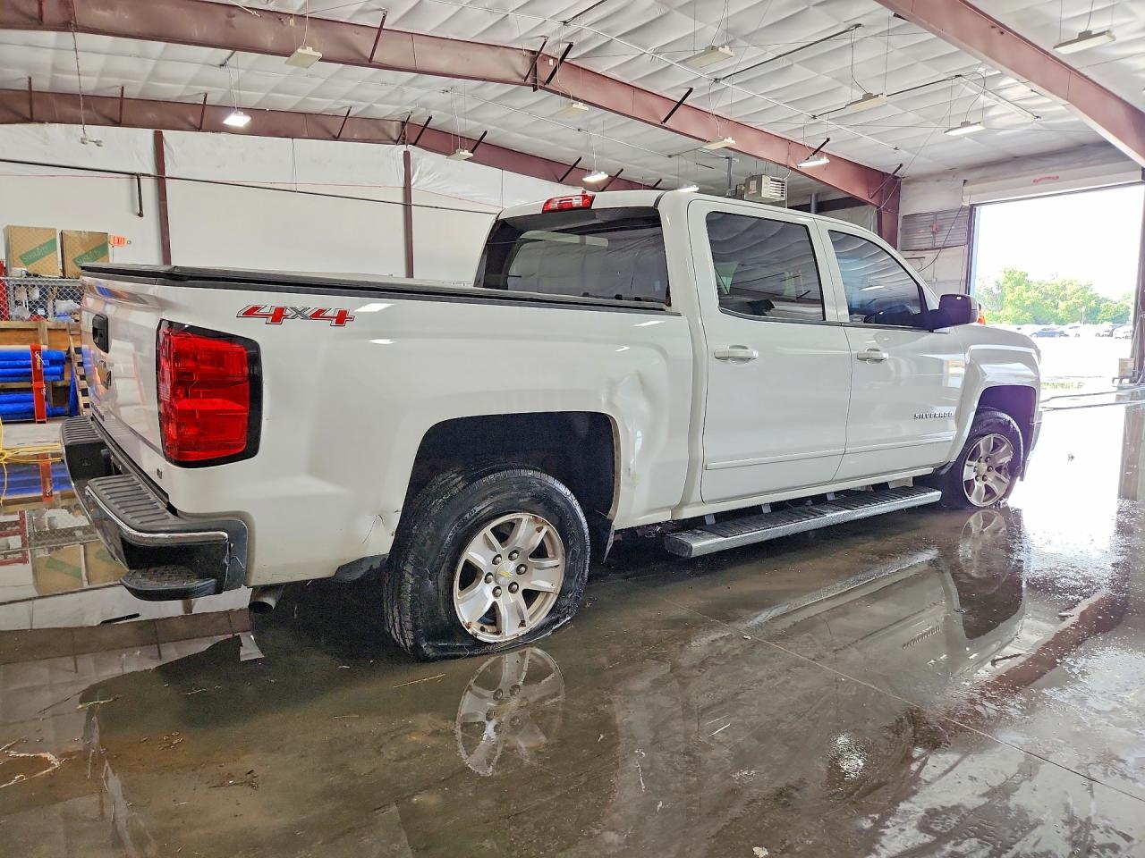 2015 Chevrolet Silverado K1500 Lt White vin: 3GCUKREH8FG288482