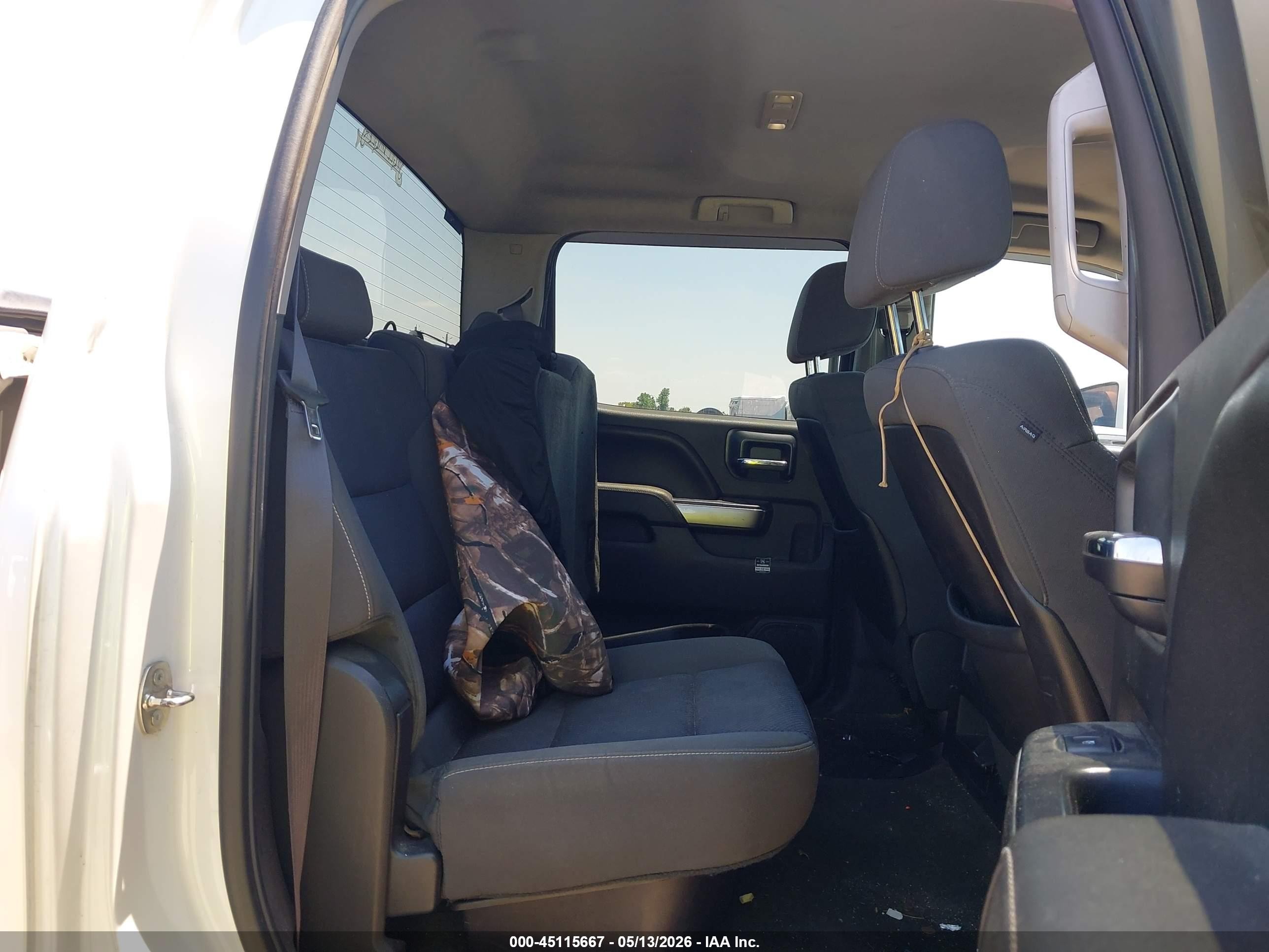 2015 Chevrolet Silverado 1500 1lt White vin: 3GCUKREH9FG139868