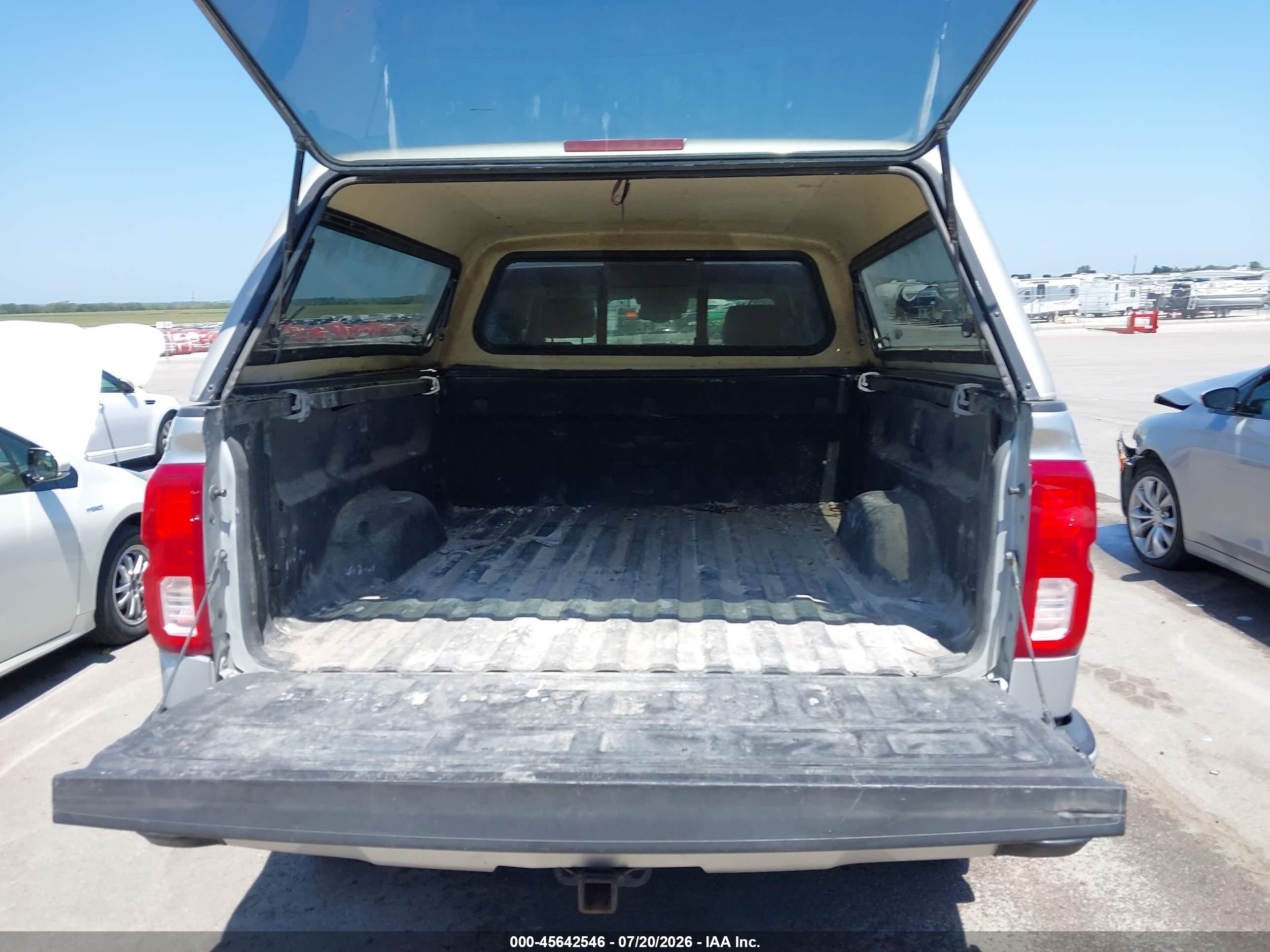 2018 Chevrolet Silverado 1500 2lz Серебряный vin: 3GCUKSEC5JG335410