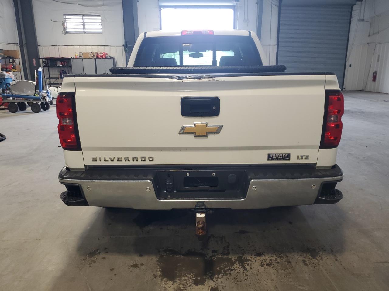 2015 Chevrolet Silverado K1500 Ltz White vin: 3GCUKSEC6FG519259 Damage: Tailgate, Dent(S) W/ Paint Dmg, > 12 Inches