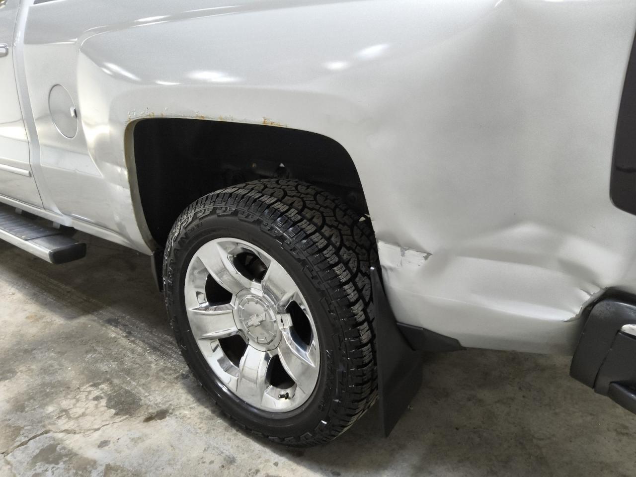 2015 Chevrolet Silverado K1500 Ltz Silver vin: 3GCUKSEJ7FG359889 Damage: Left Bed Side, Dent(S) W/ Paint Dmg, > 12 Inches