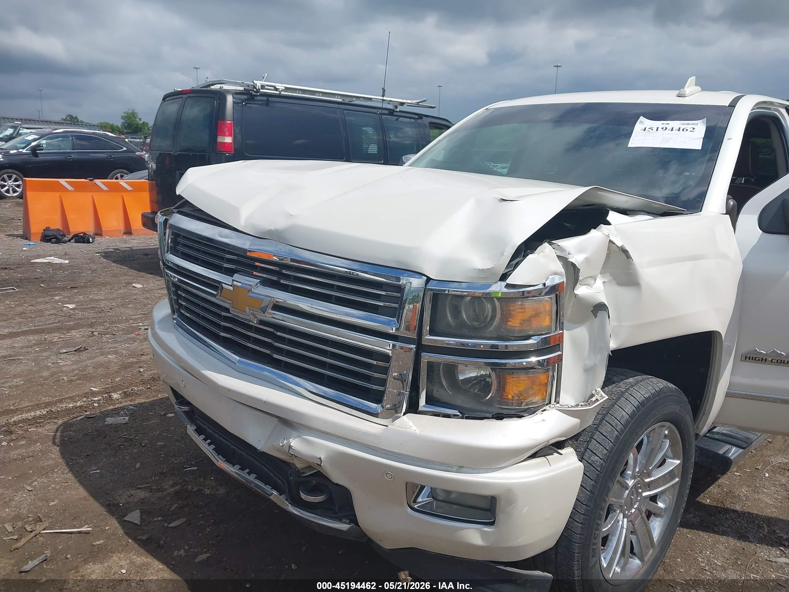 2015 Chevrolet Silverado 1500 High Country Белый vin: 3GCUKTEC2FG132746