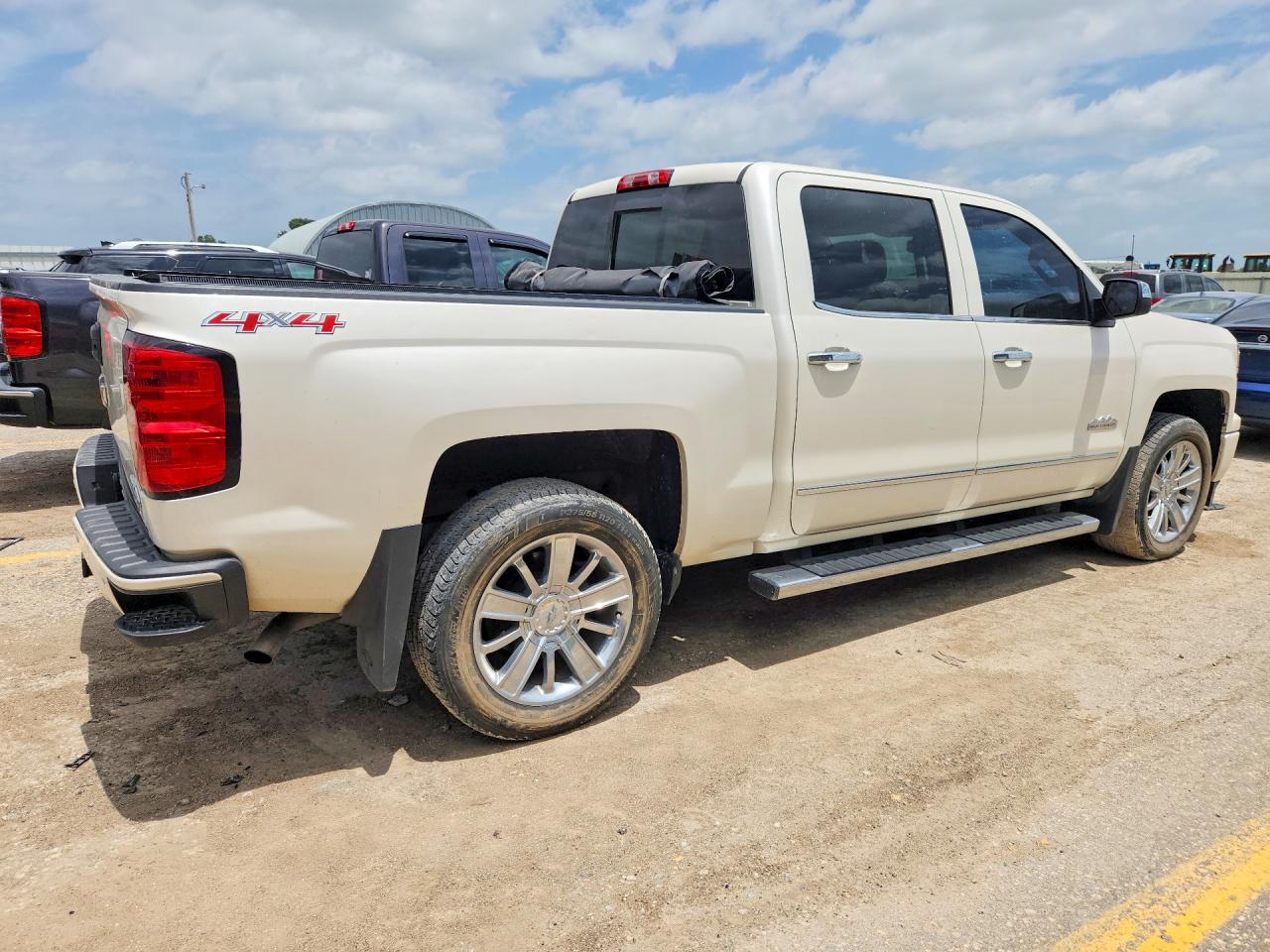 2015 Chevrolet Silverado K1500 High Country White vin: 3GCUKTEC6FG390722