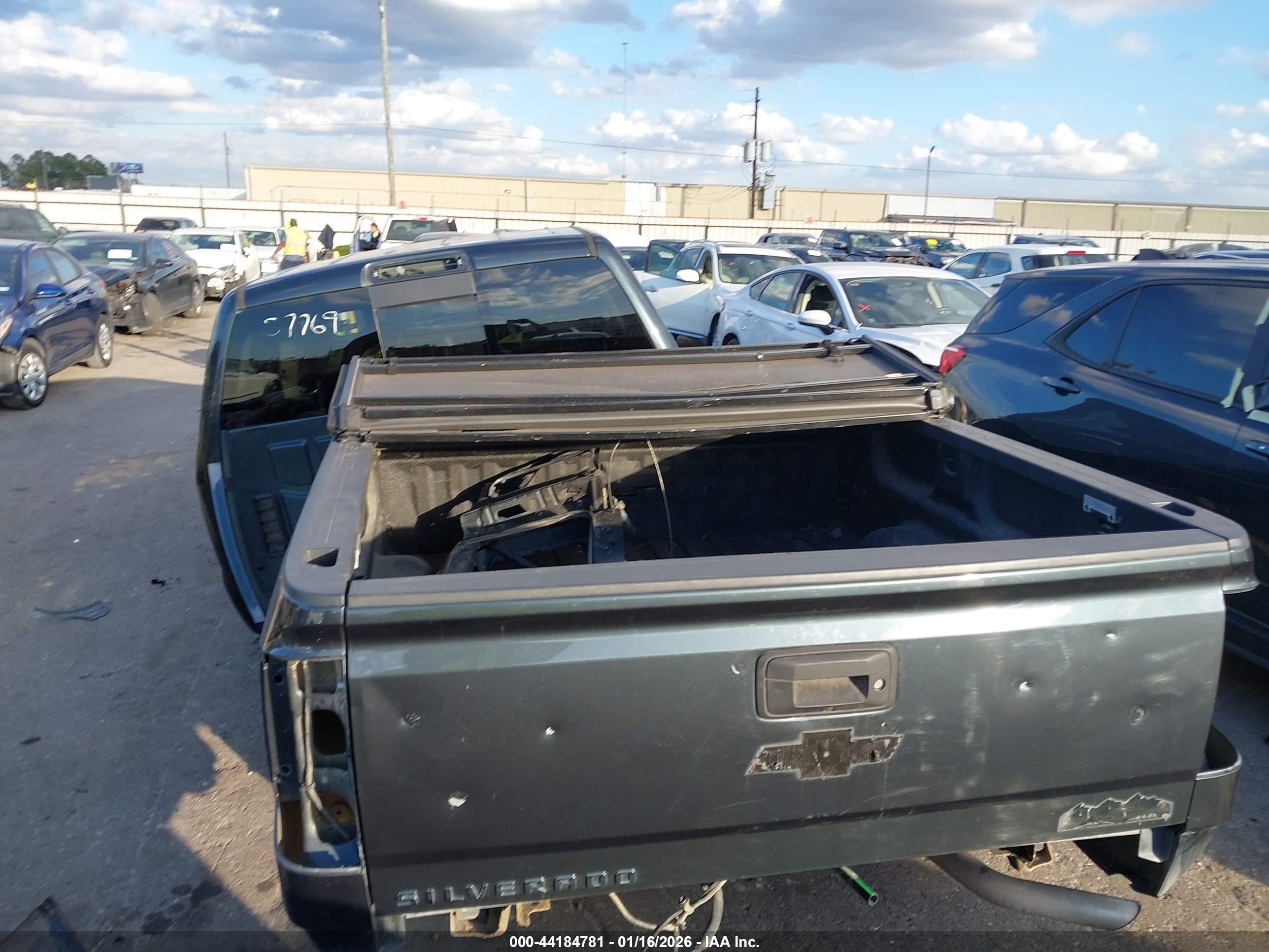 2018 Chevrolet Silverado 1500   Gray vin: 3GCUKTEJ6JG186932