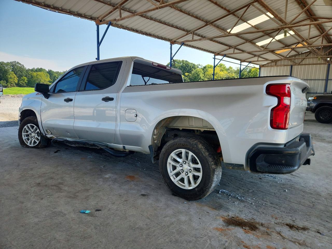 2020 Chevrolet Silverado K1500 Серебряный vin: 3GCUYAEF5LG393667